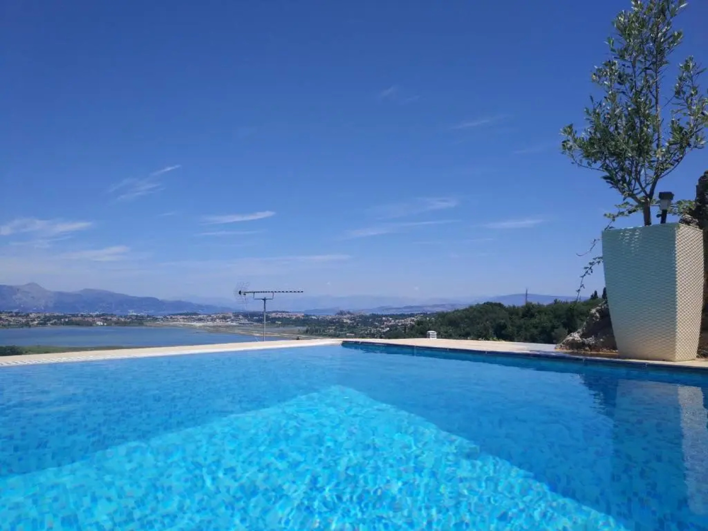 Geomar House 2 Sky And View