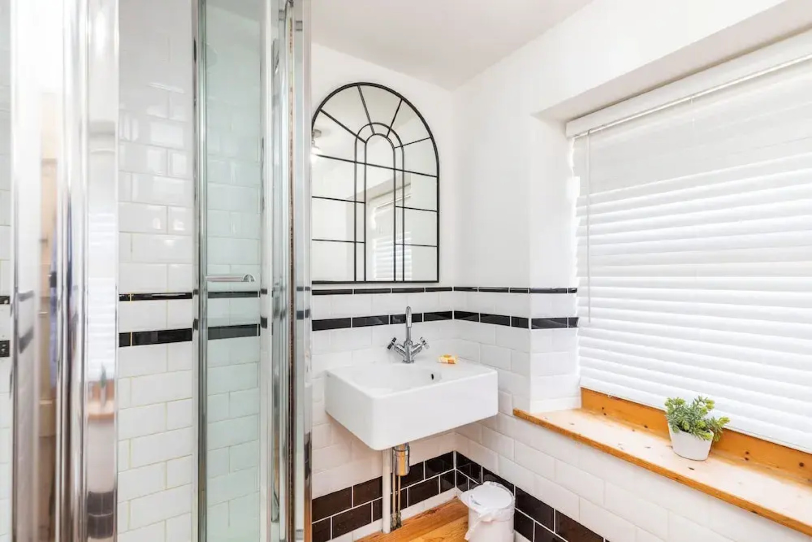 4 Canalside Cottages