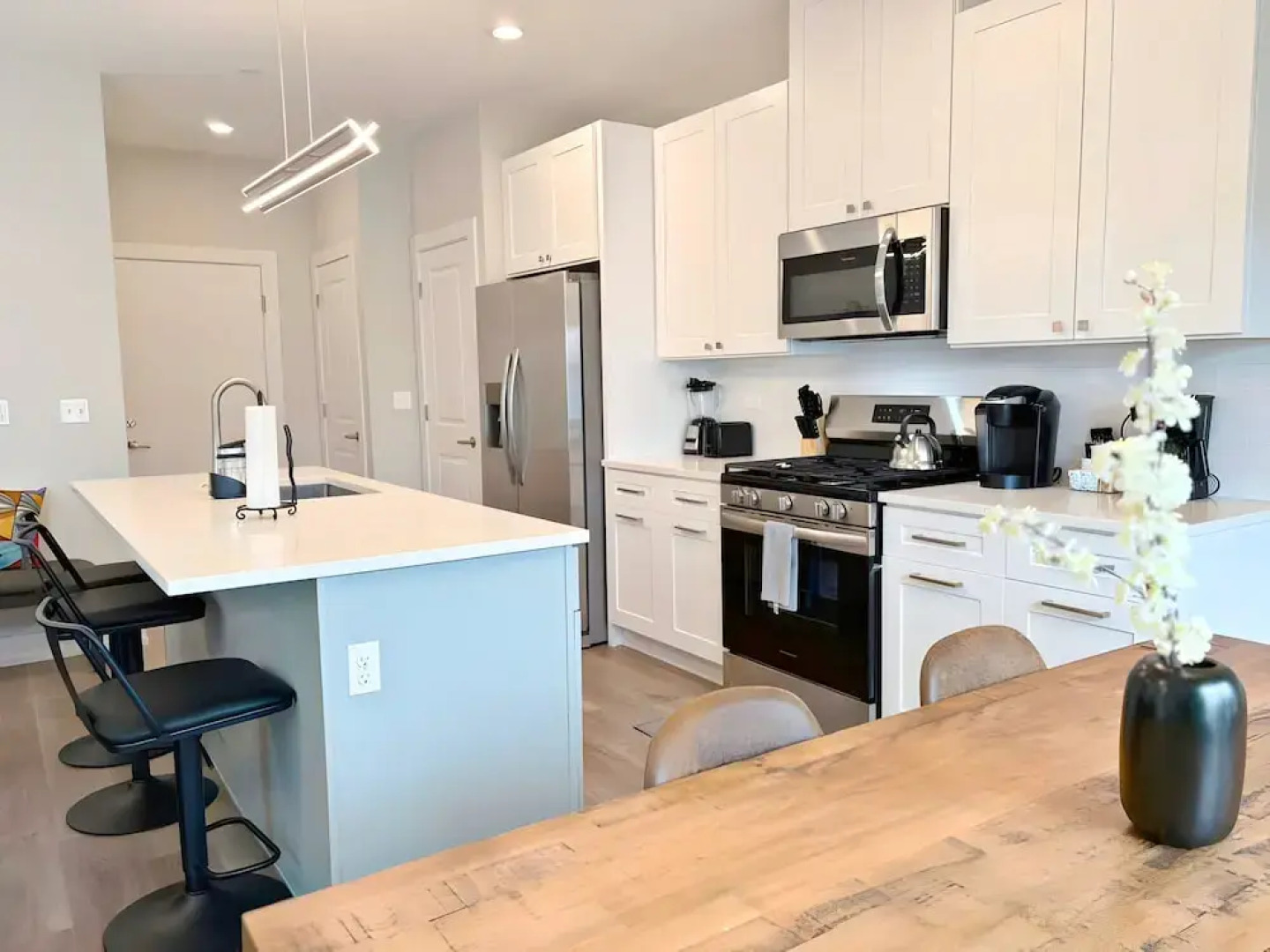 4BR Townhouse with Parking - WV rep 3