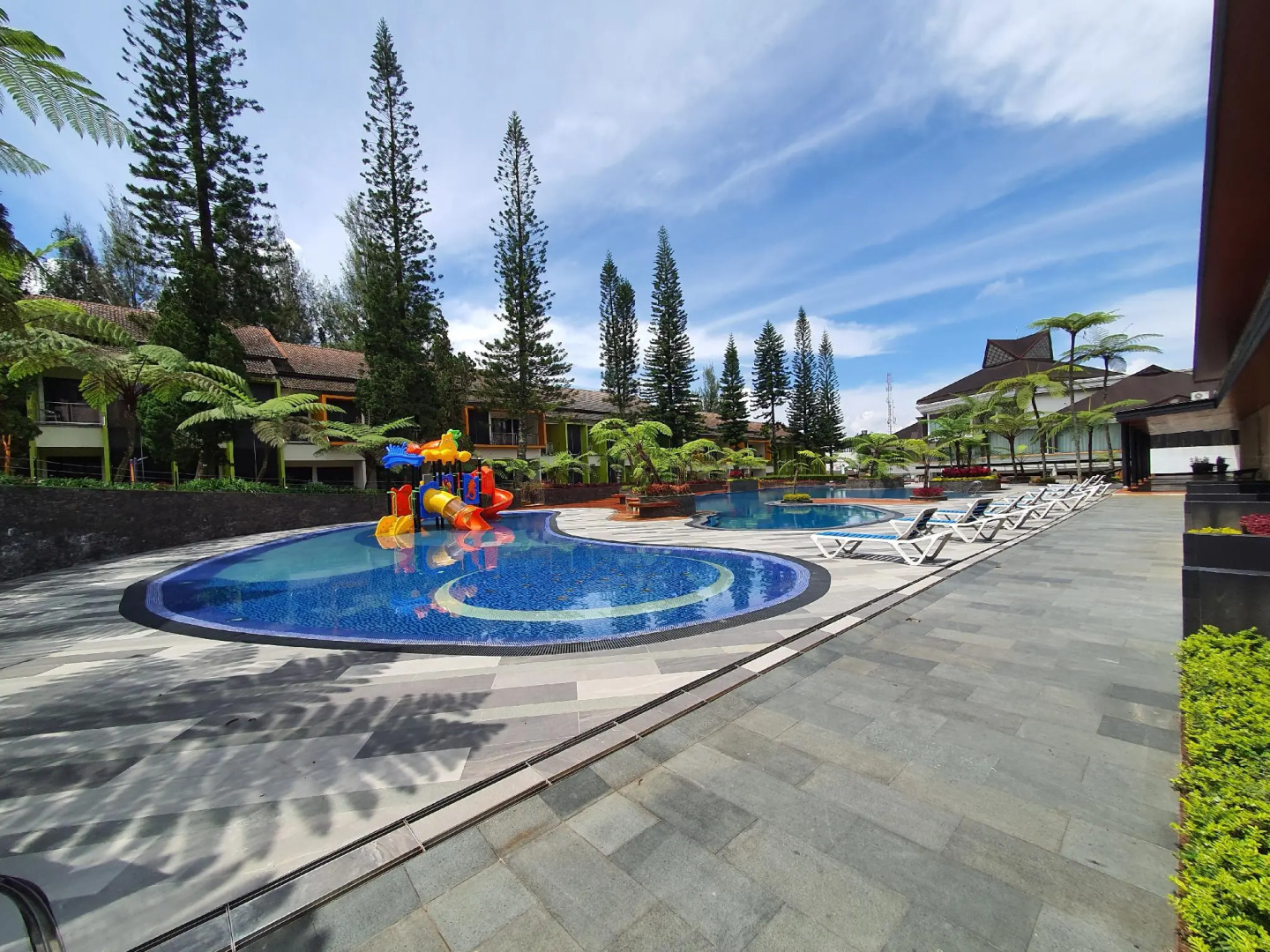 Mikie Holiday Resort & Hotel