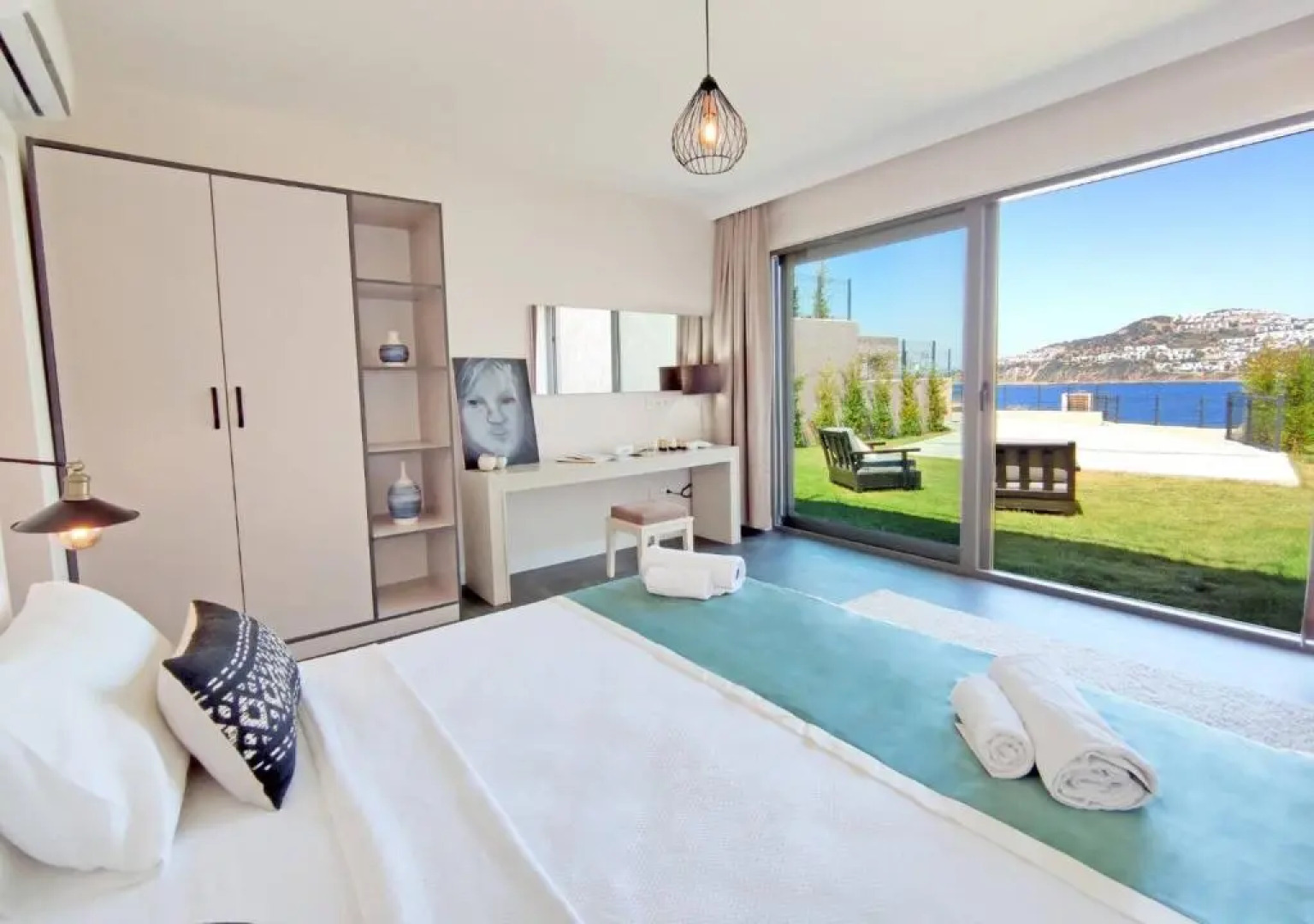 5 Bedroom Luxury Villa With Private Pool and Private Beach in Bodrum-gumusluk 2