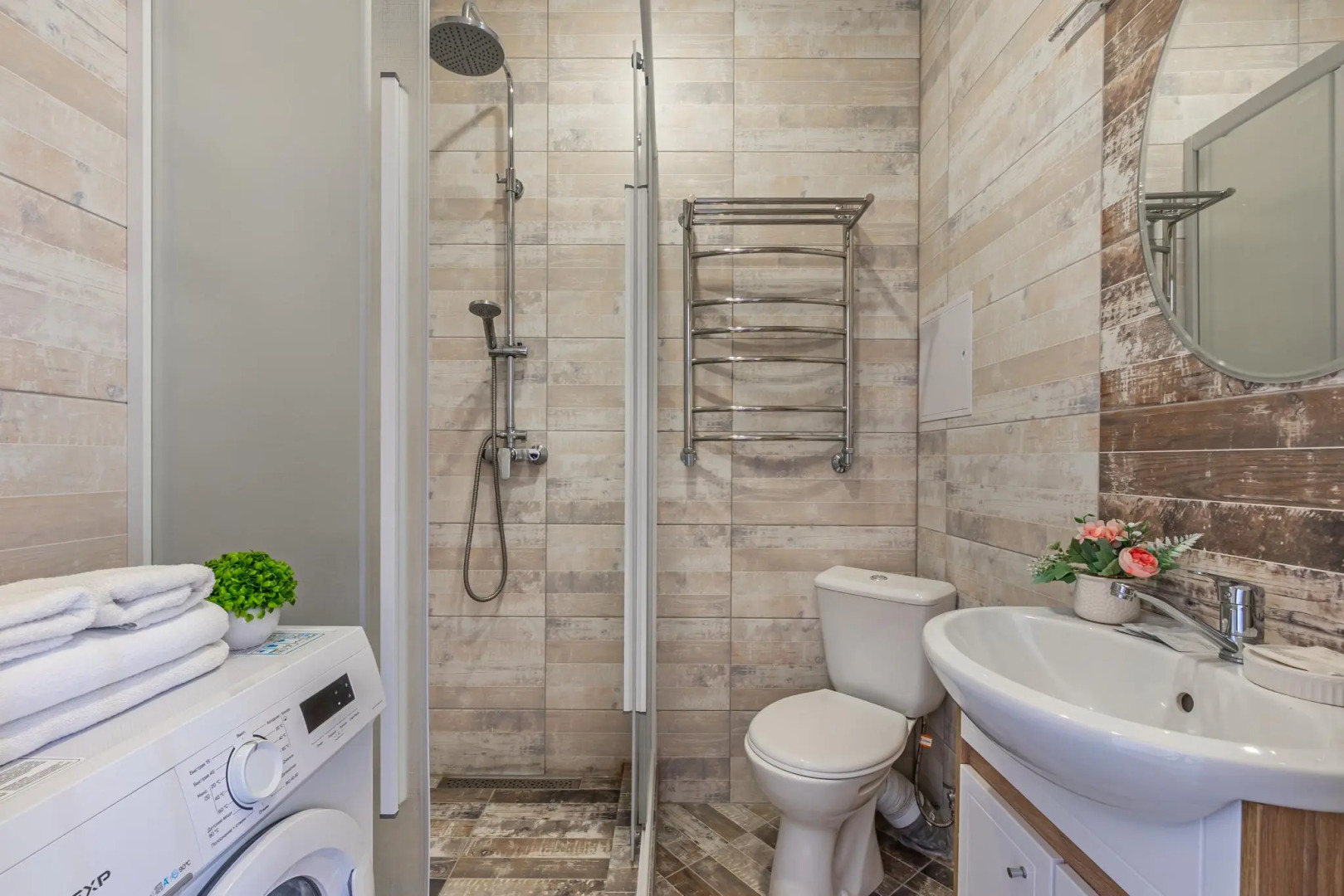 Вершина на переулке Зеркальный