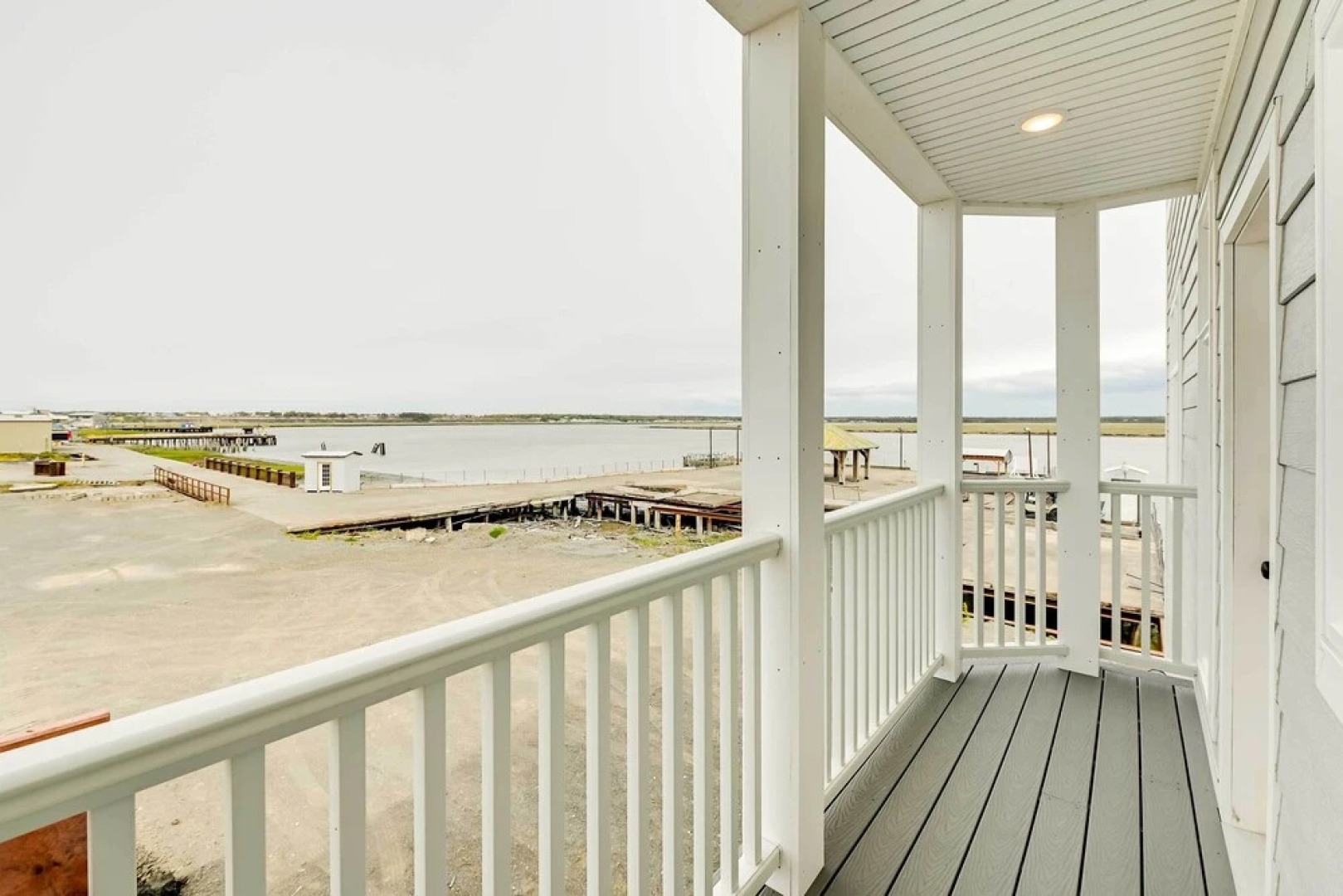 Waterfront Kenai Townhome < 1 Mi to Beach!