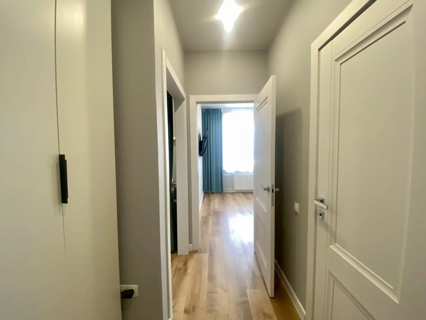 Апартаменты на улице Сергея Джанбровского 9