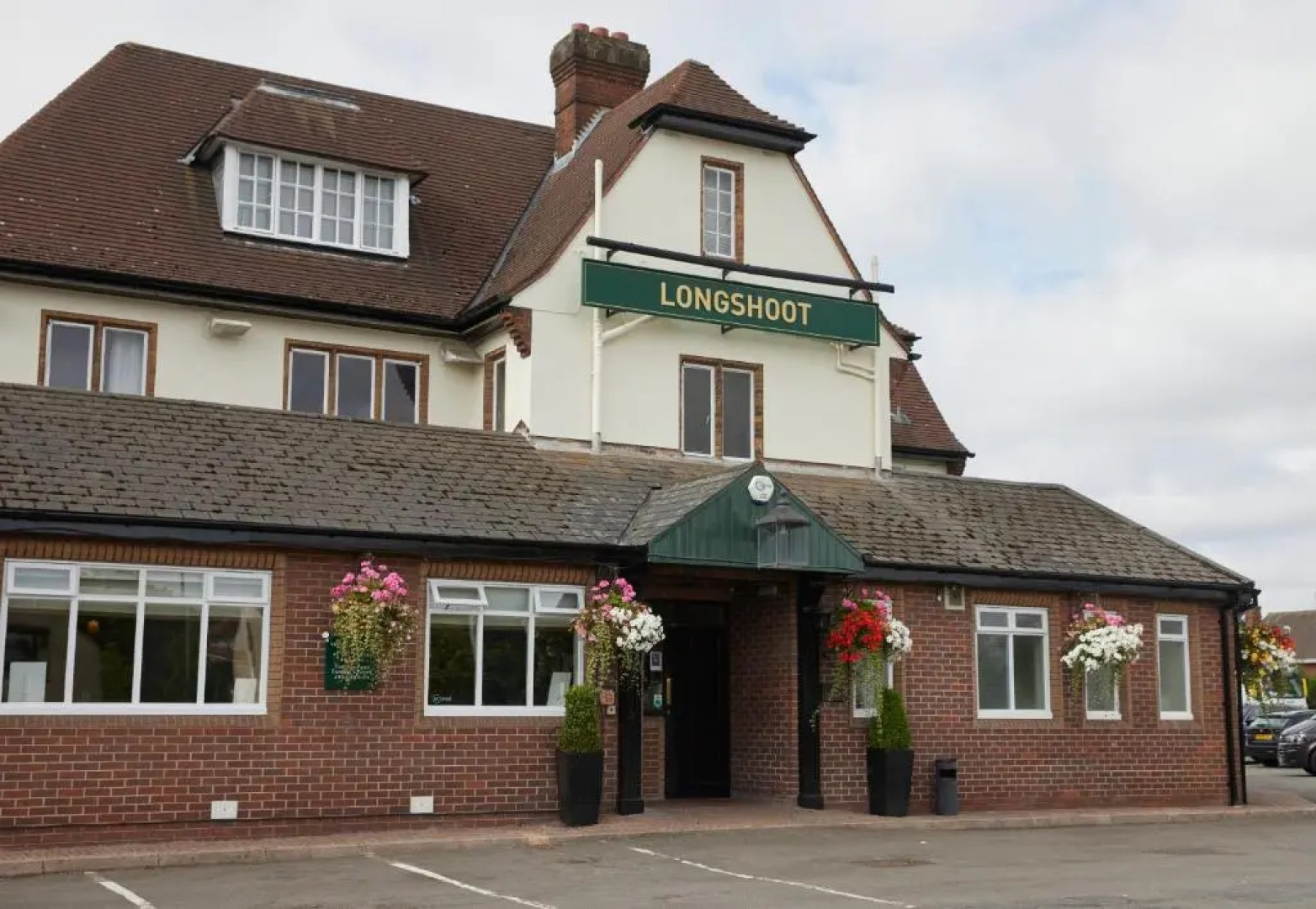 The Longshoot Hotel by Greene King Inns