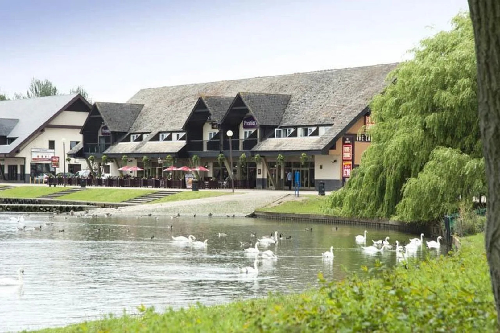 Premier Inn Milton Keynes East (Willen Lake)