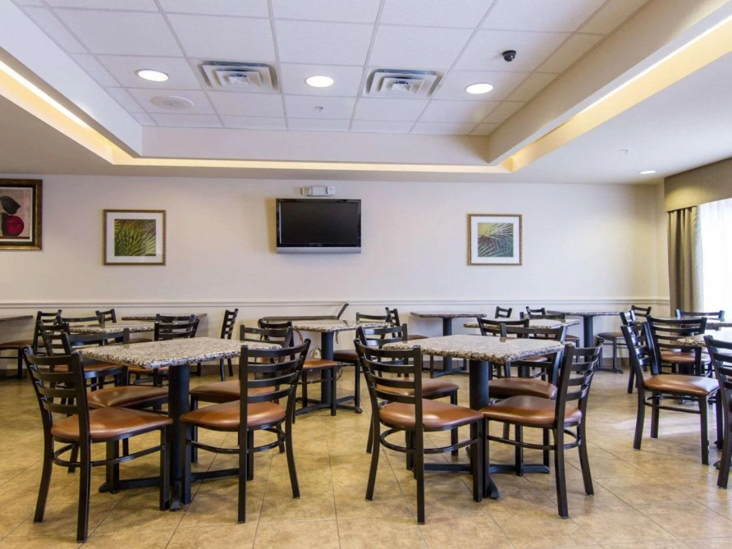 Comfort Inn & Suites Fort Myers Airport
