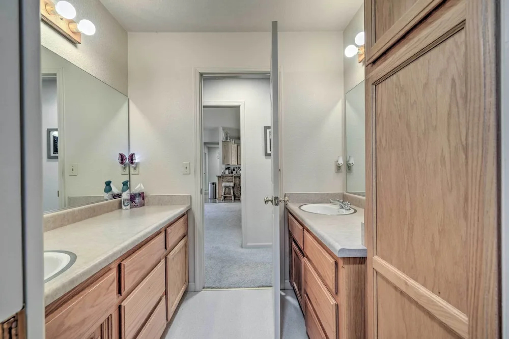 Woodsy Groveland Cabin w/ Deck < 3 Mi to Lake