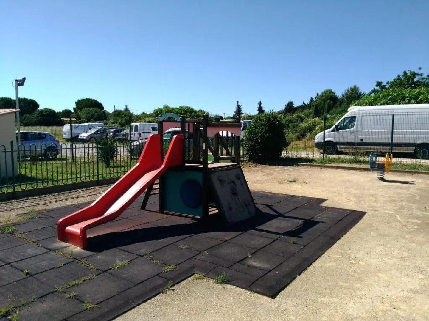 Petit Loft T2 bis mezzanine avec jardin et piscine