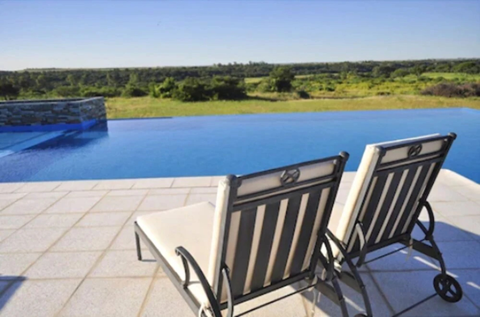 Howard Johnson By Wyndham Piedras Moras