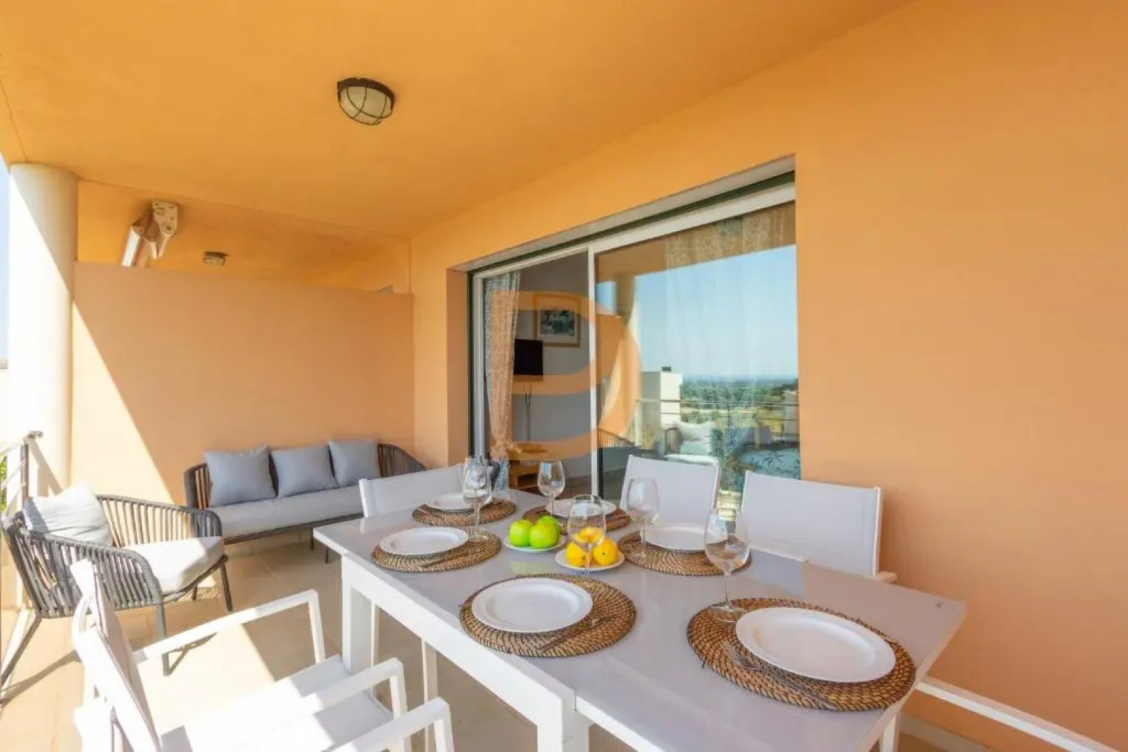 Beautiful apartment for 6 people with pool, parking and wifi - 10 minutes from the beach