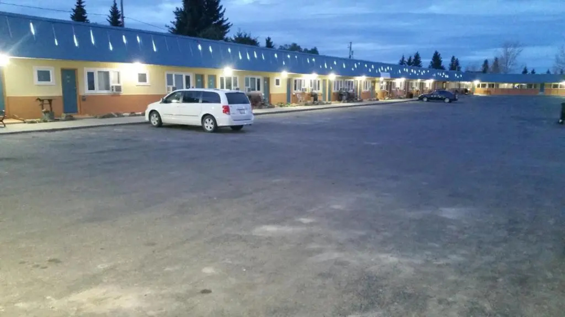 Parkway Motel & European Lodges