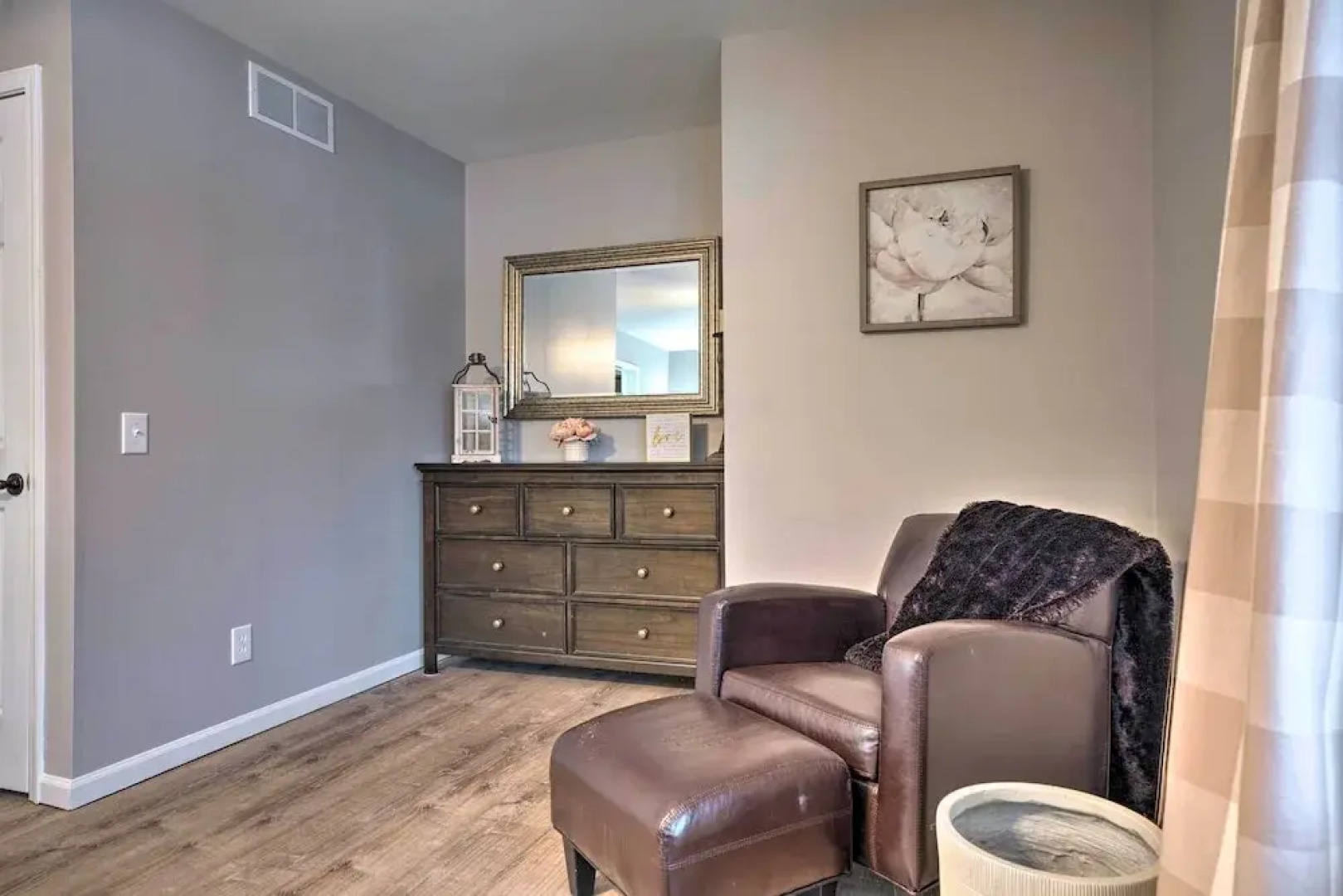 Hilltop Home Inside of Apple Valley!