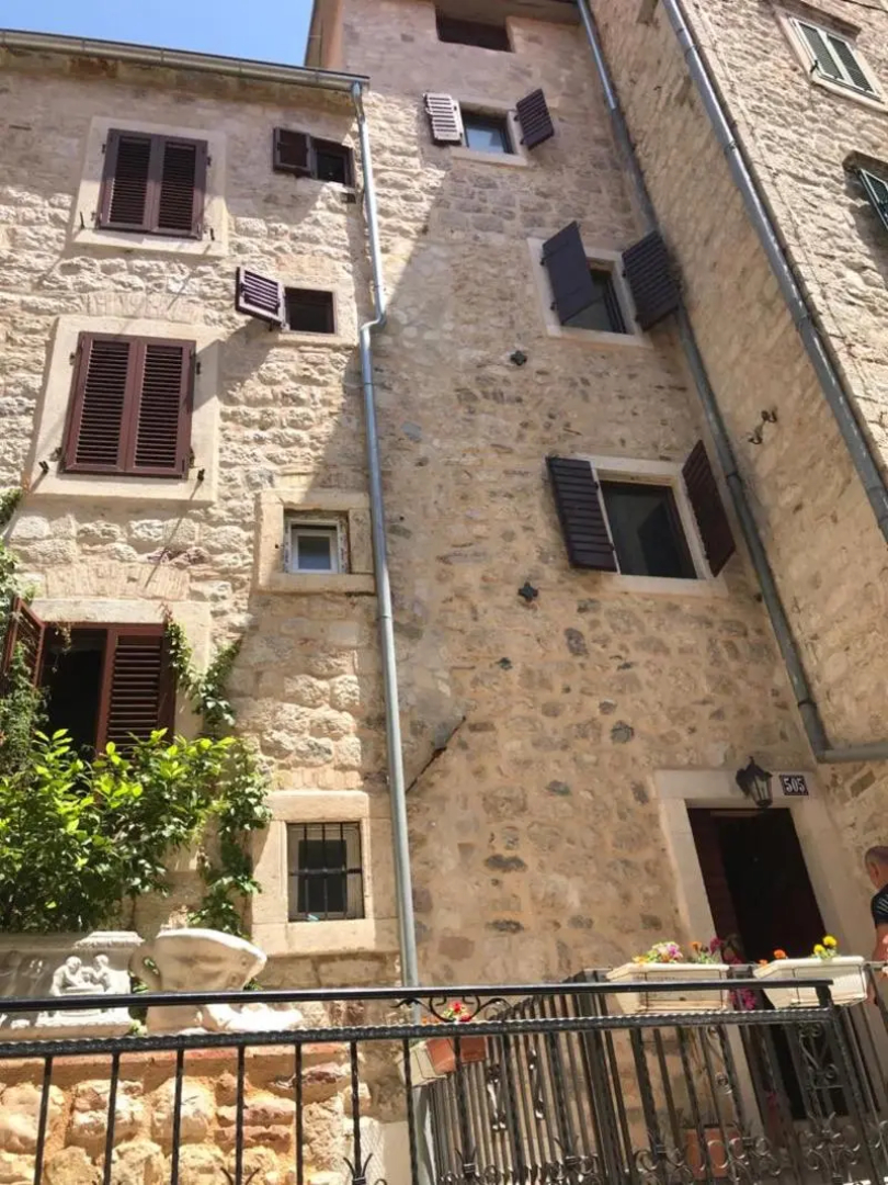 Puerta Apartments