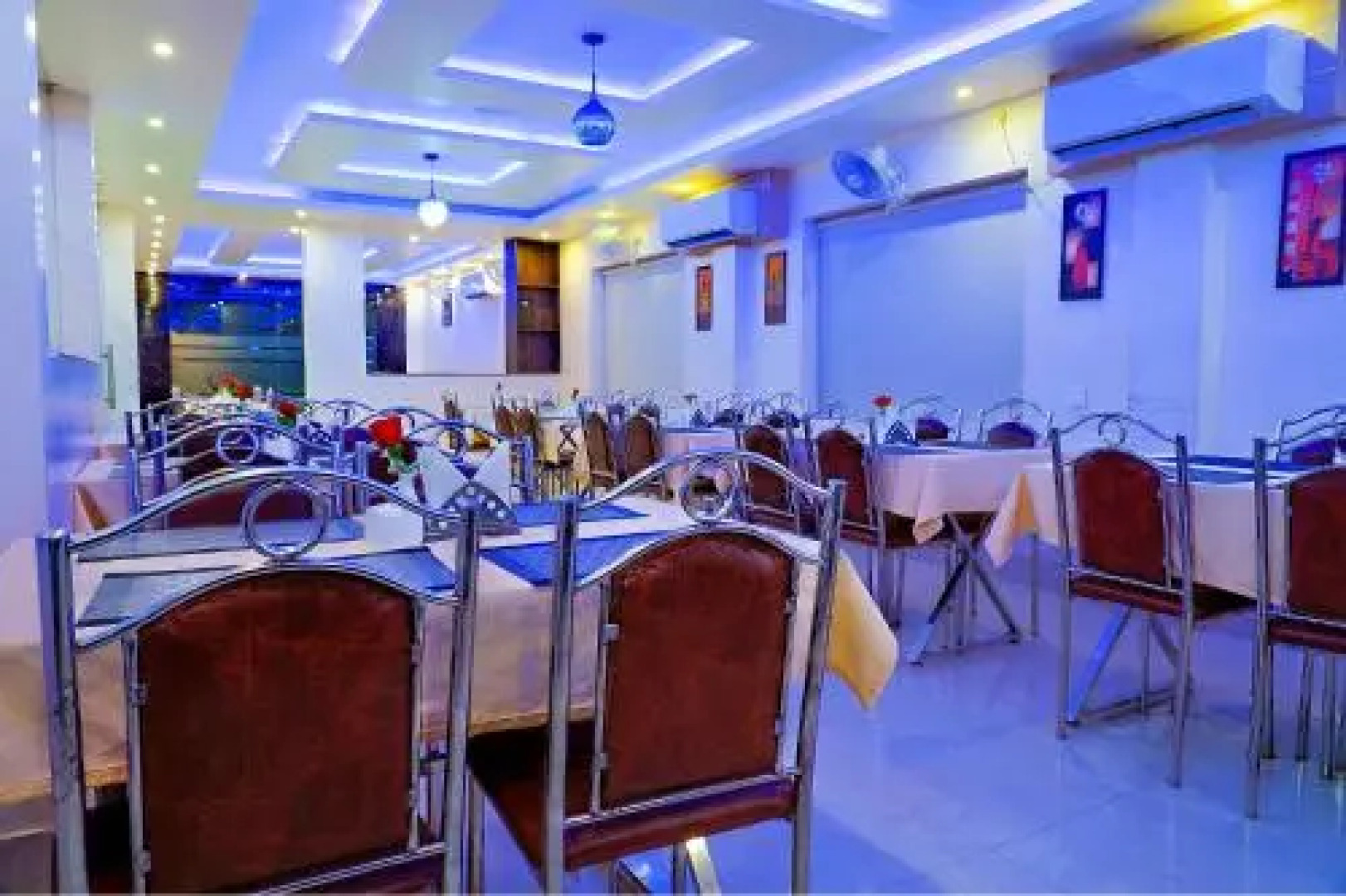 Capital O 28420 The Kanchan Plaza