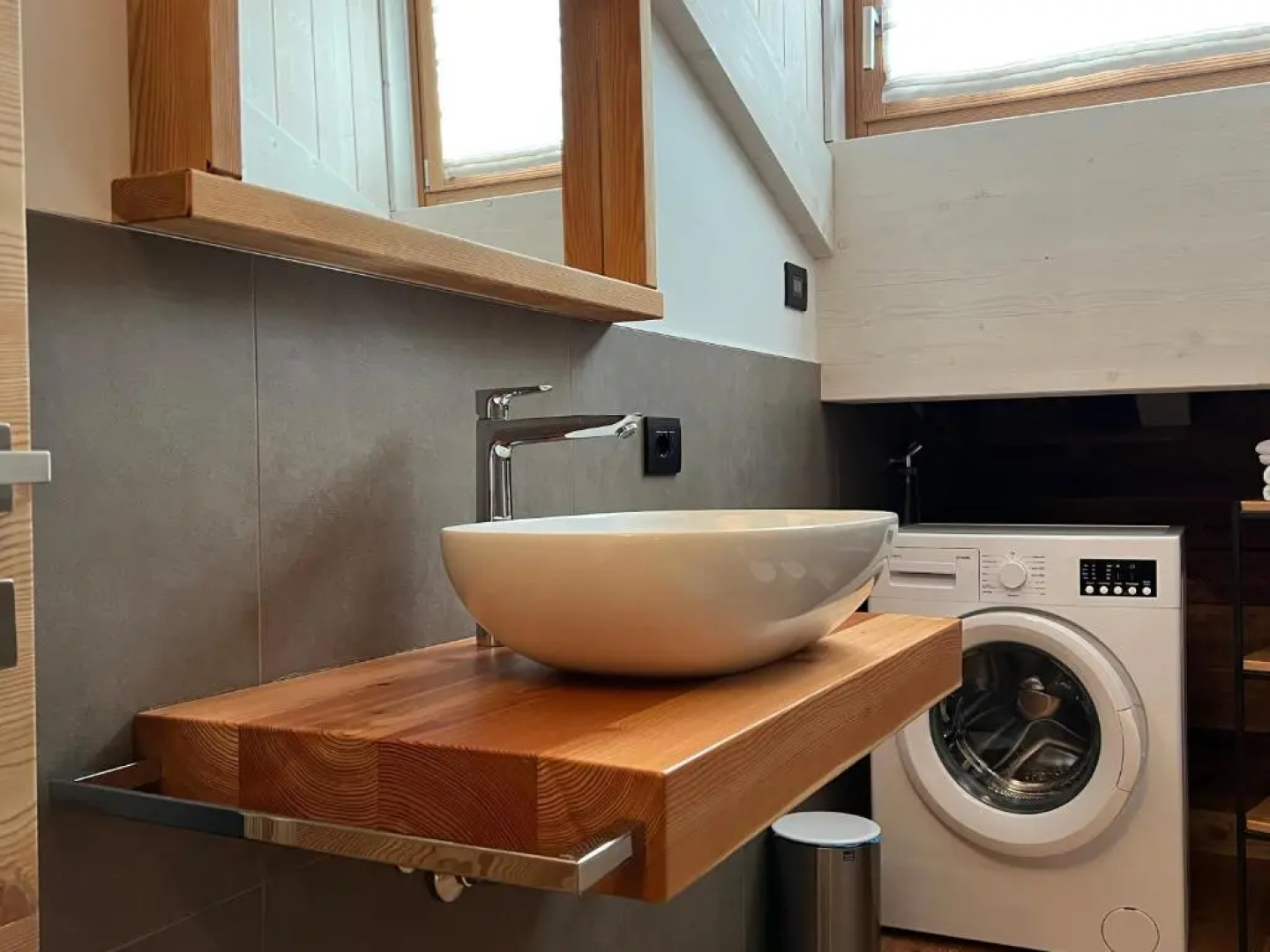 Camelot Luxury Houses Horses