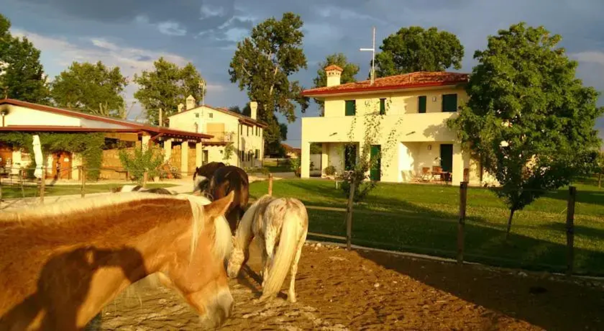 Agriturismo Altrove