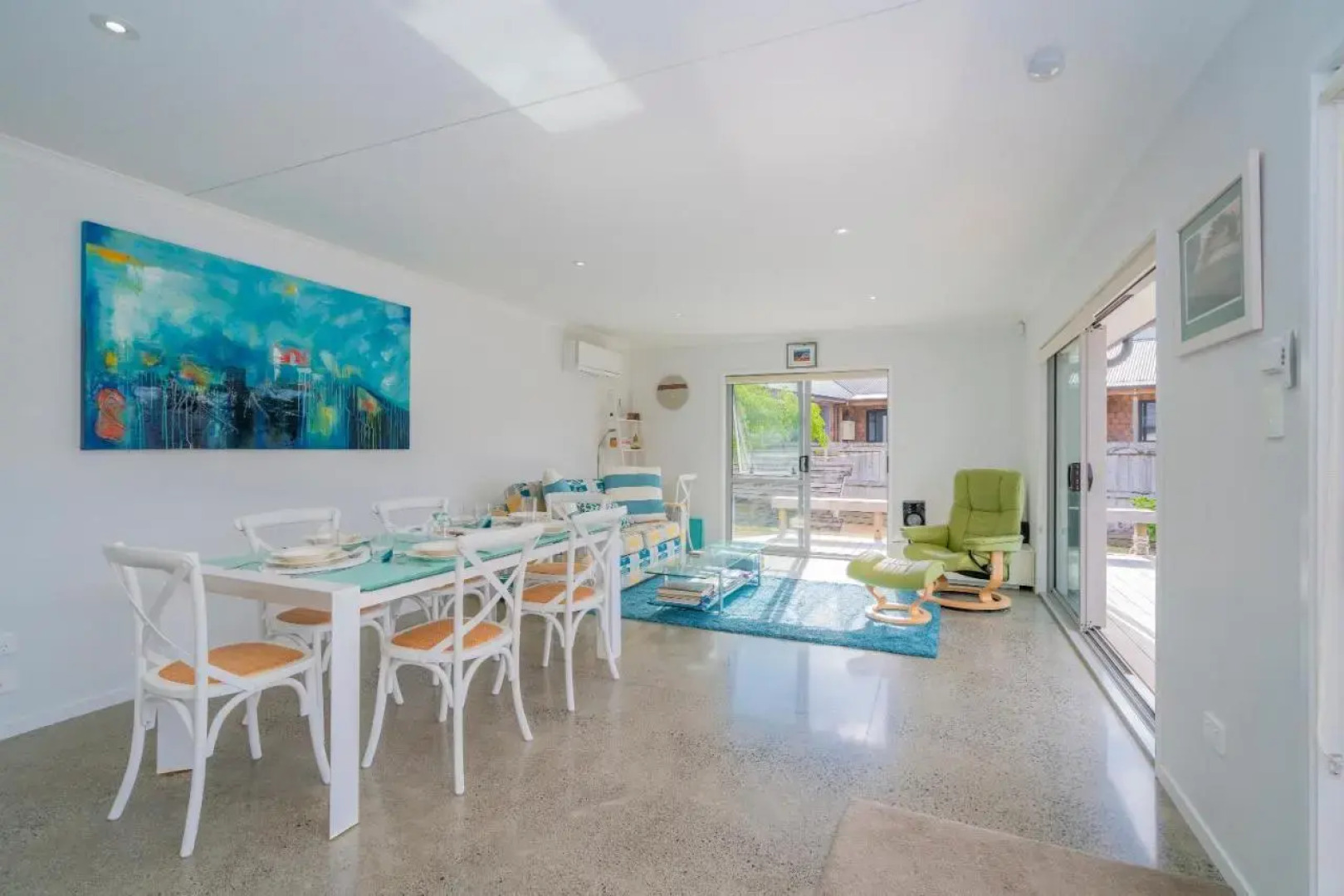 Rose's Beach Pad - Matarangi Holiday Home