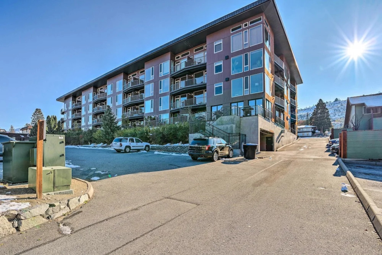 Resort-style Condo w/ Lake Chelan & Mtn Views