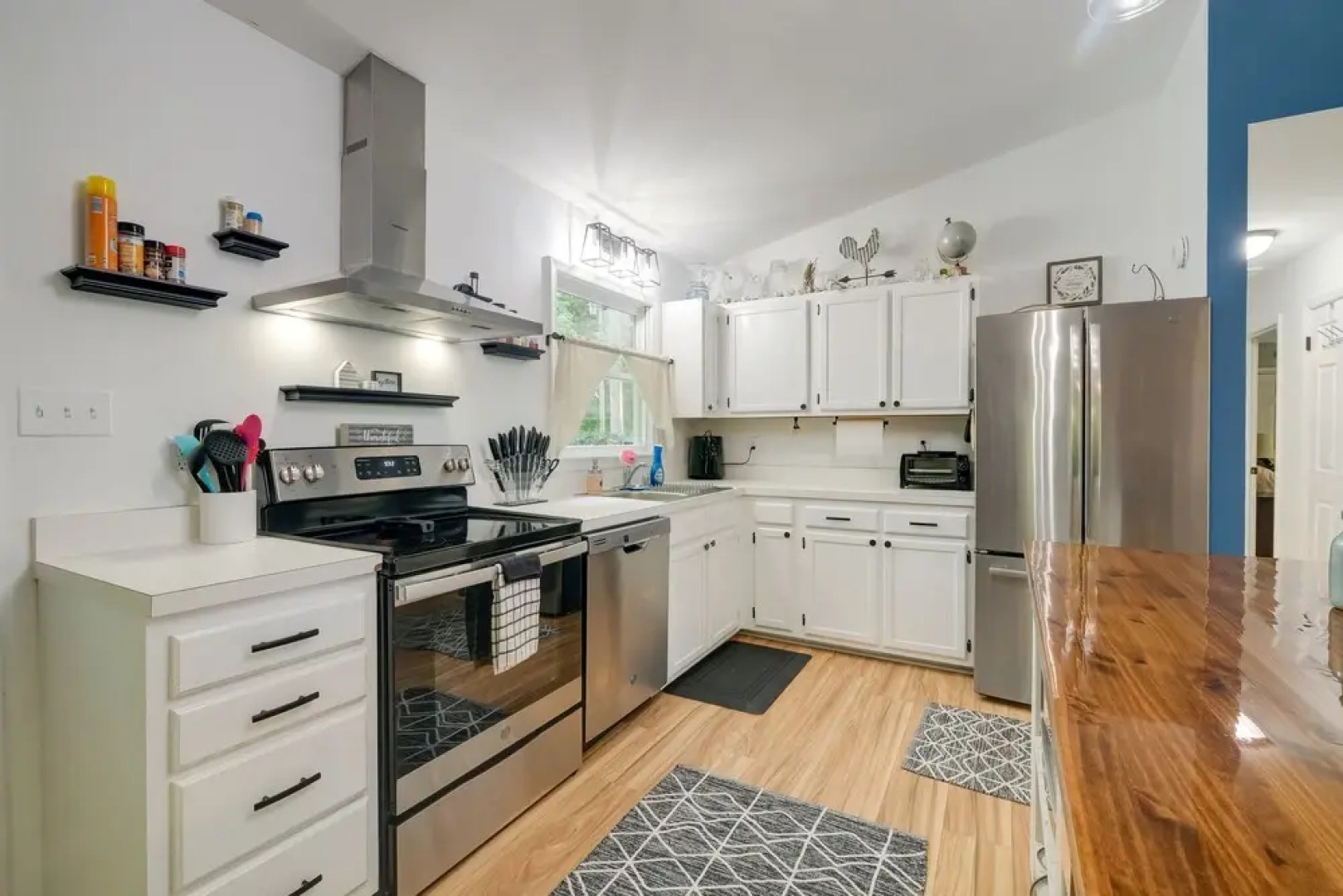 Lakefront Maryland Cabin w/ Fire Pit, Grill & Deck