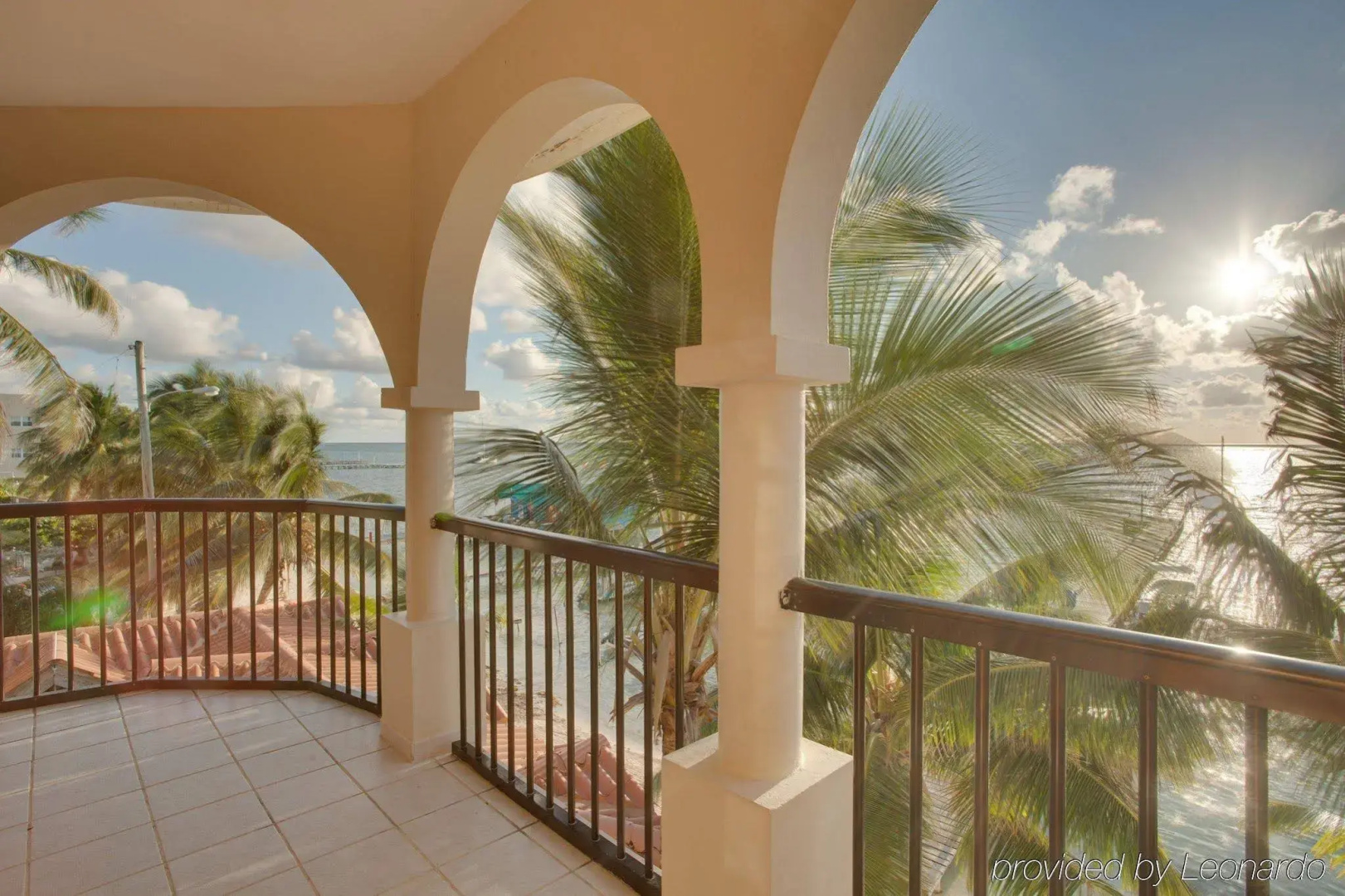 Sunbreeze Suites