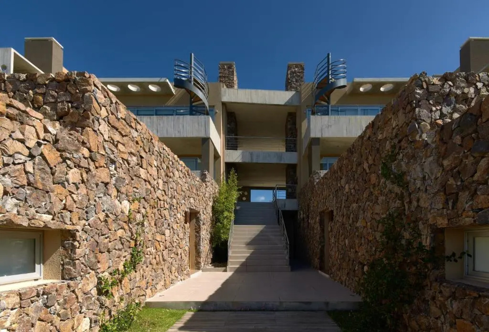 Edificio Q by depptö