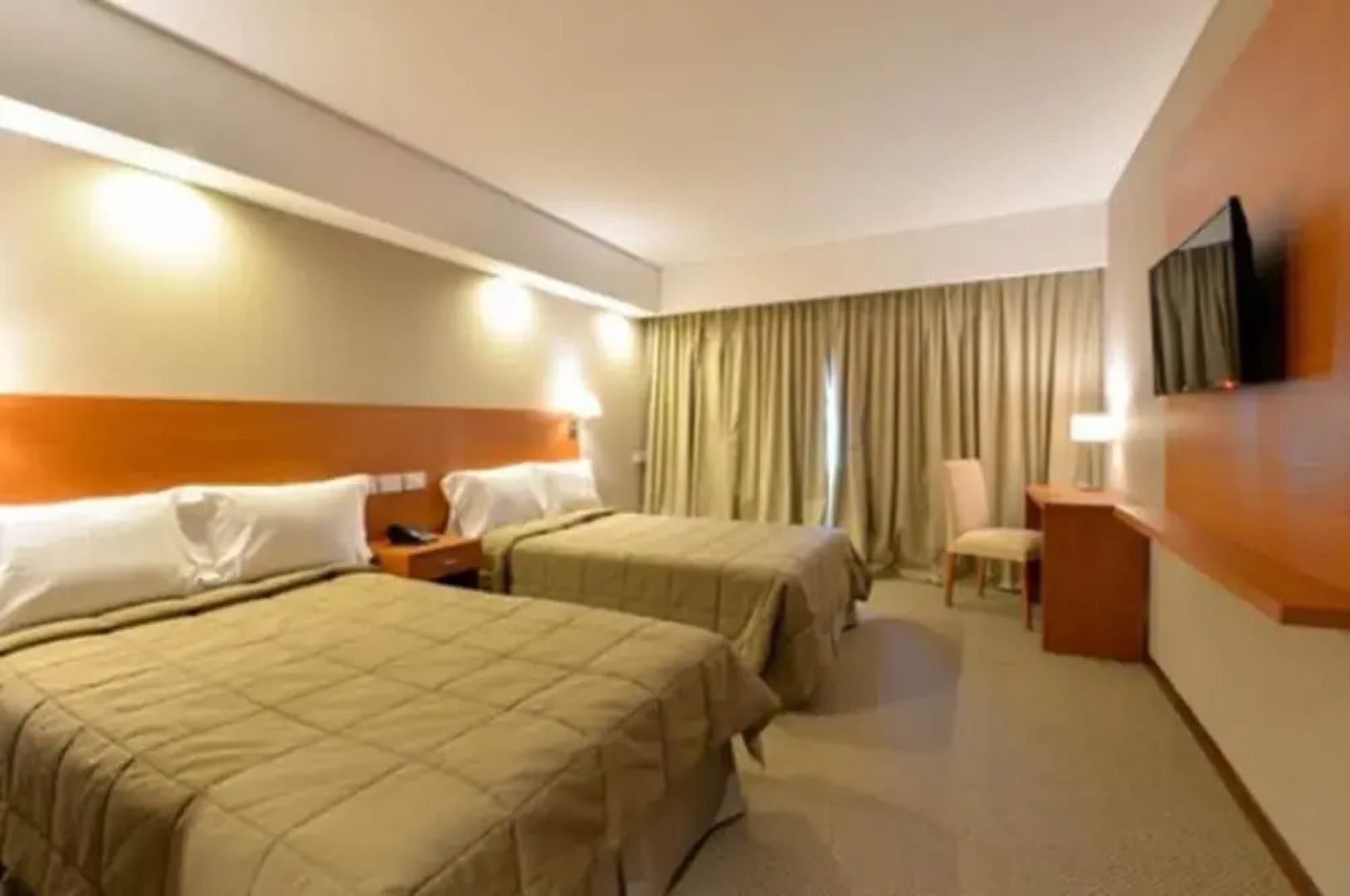 Howard Johnson by Wyndham San Francisco Resort & Conv Center