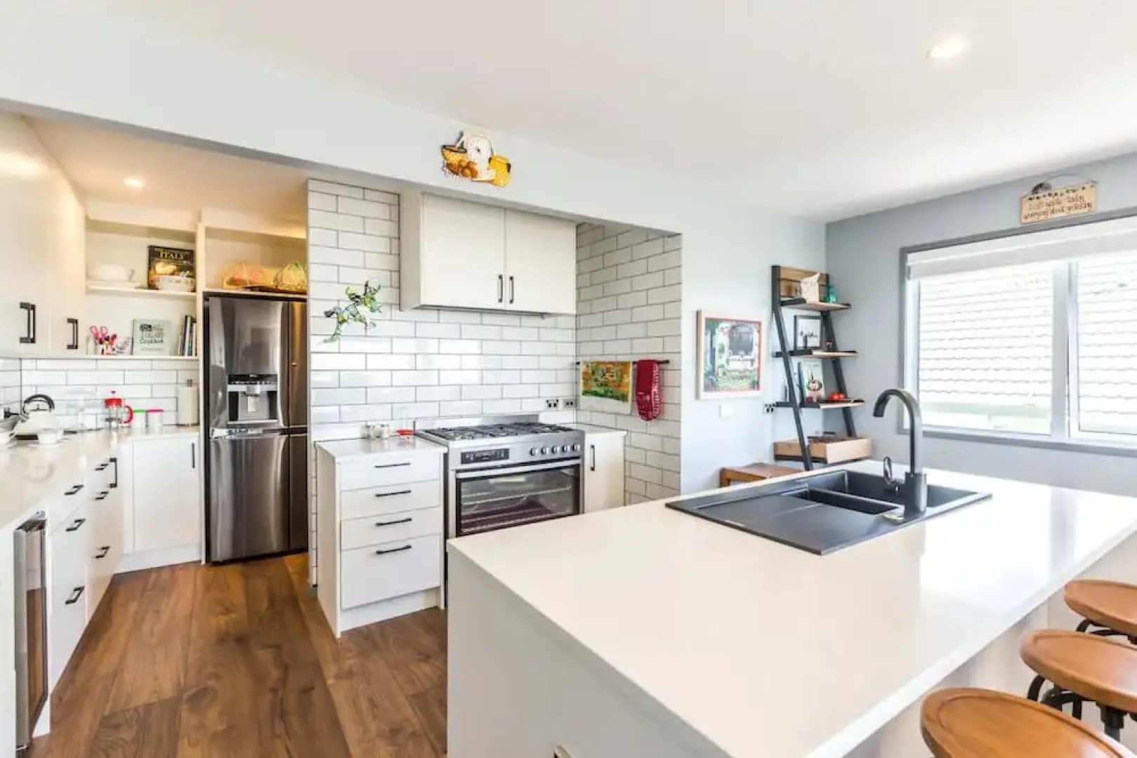 3 Bedroom Village Retreat Home With Sea Views