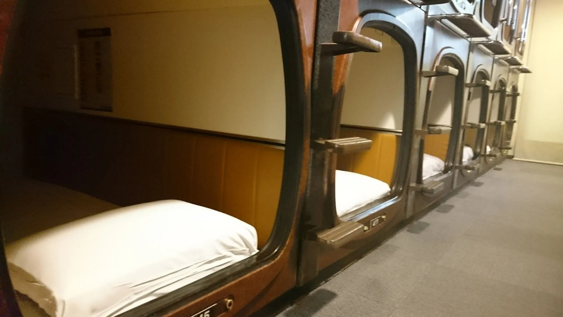 Hiroshima Capsule Hotel & Sauna New Japan EX - Caters to Men