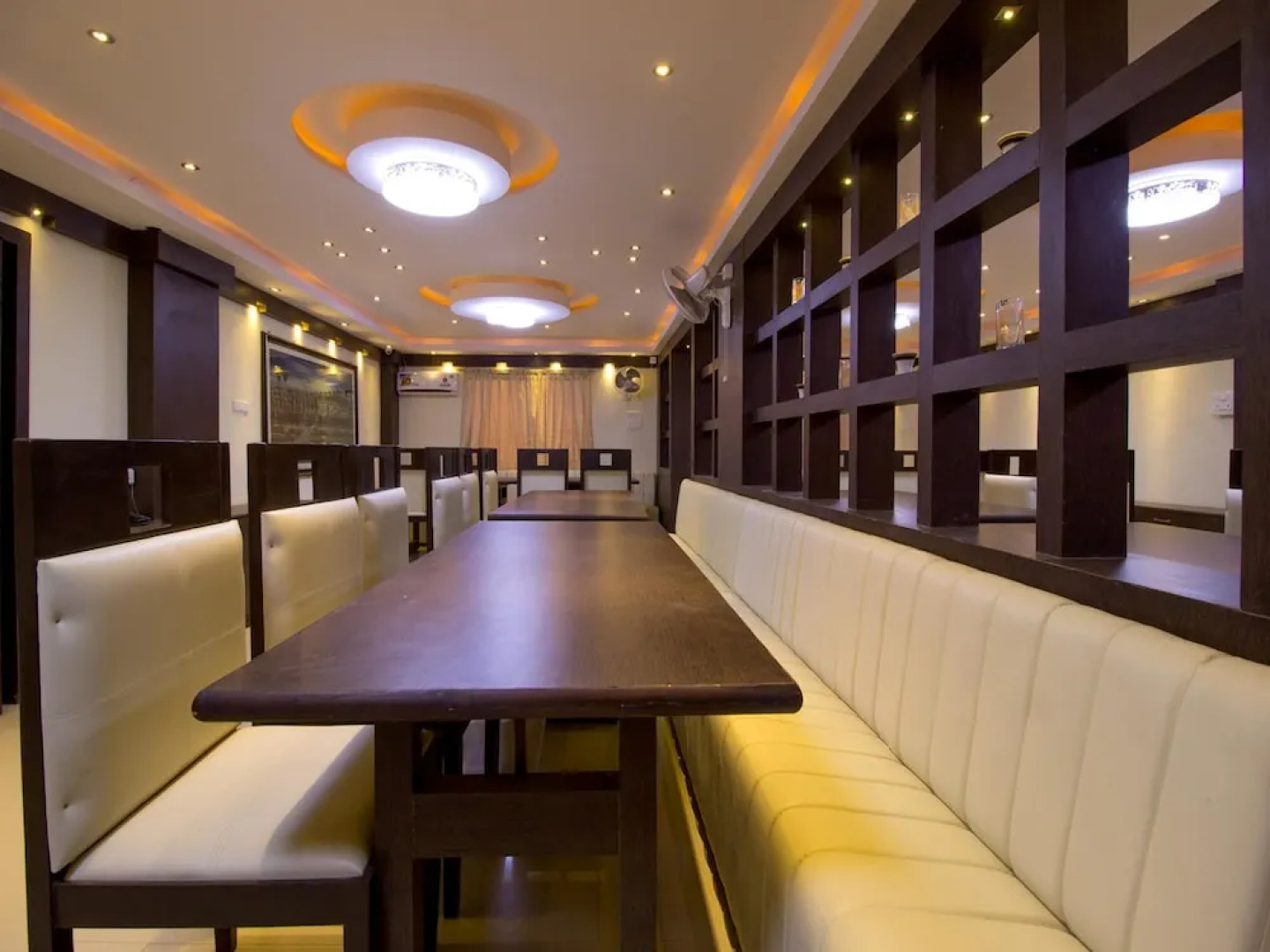 OYO 3787 9 Star Hotel