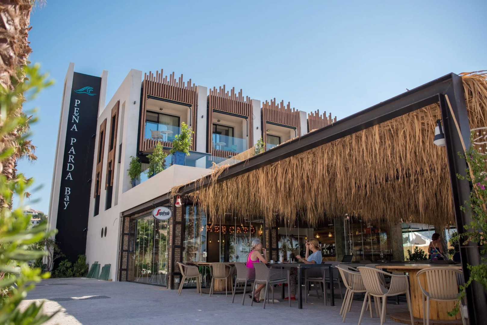 H. Boutique Peña Parda