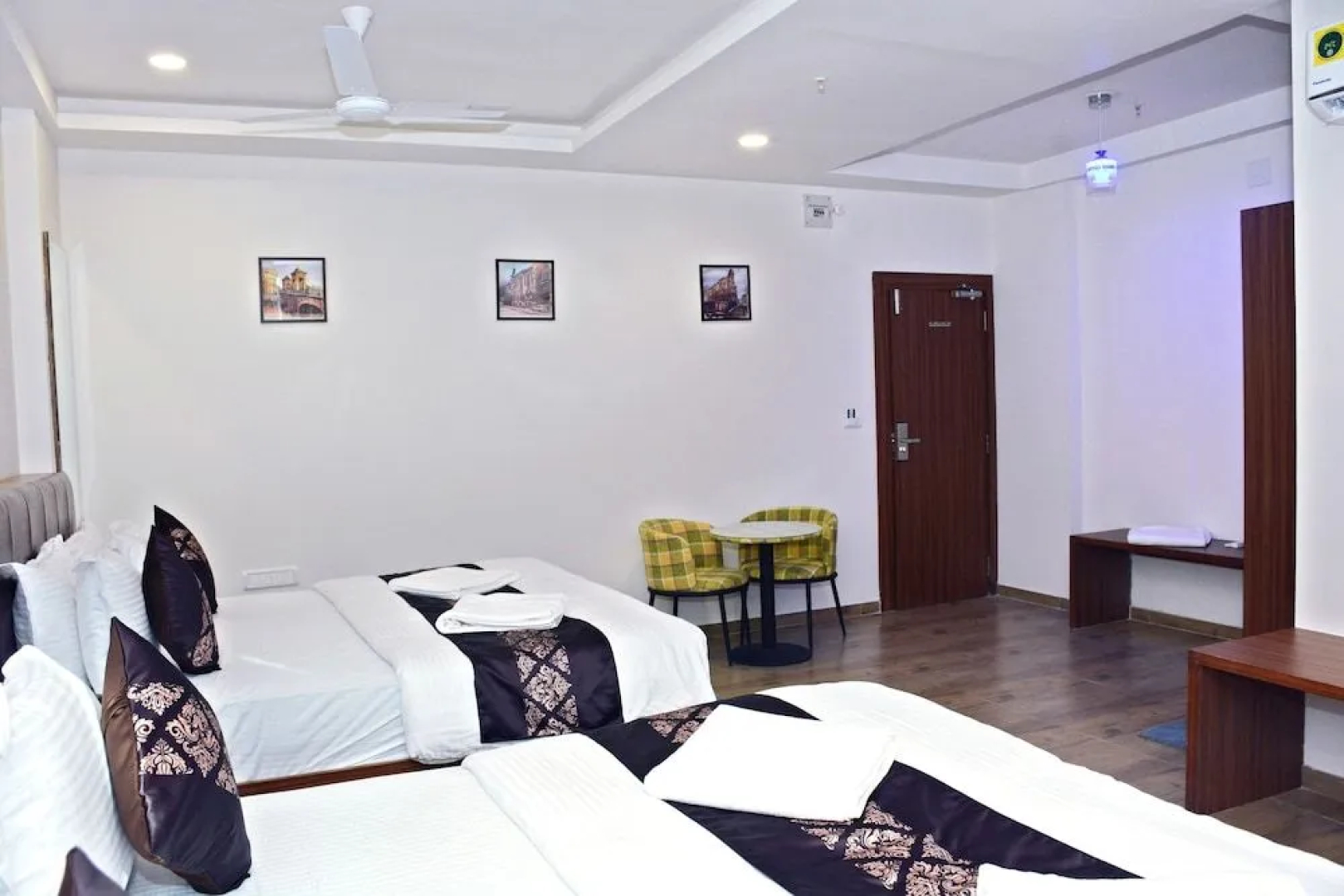 Hotel Royal Wings