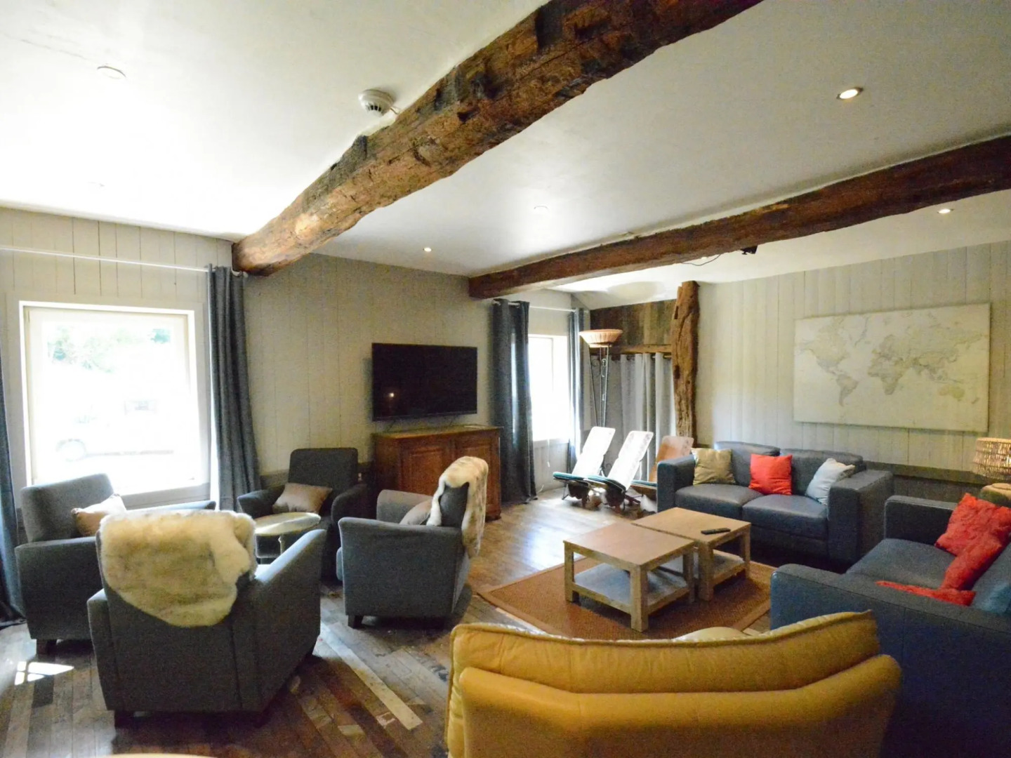 Charming Holiday Home In Bièvre With Sauna