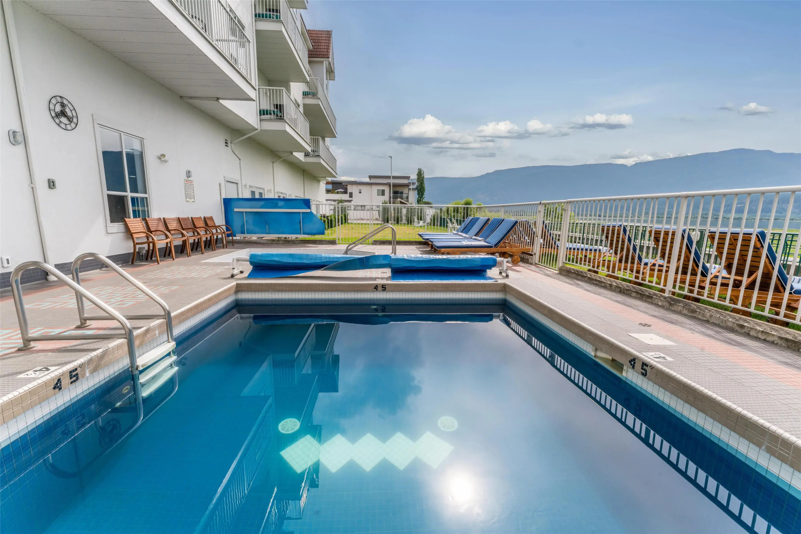 Prestige Harbourfront Resort, WorldHotels Luxury