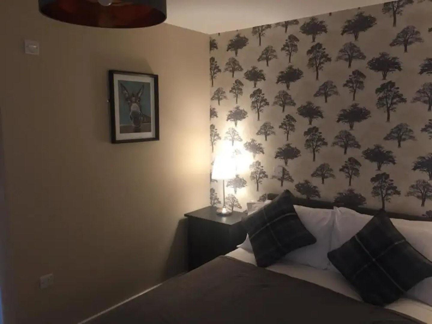 Red Lion Breachwood Green Rm2