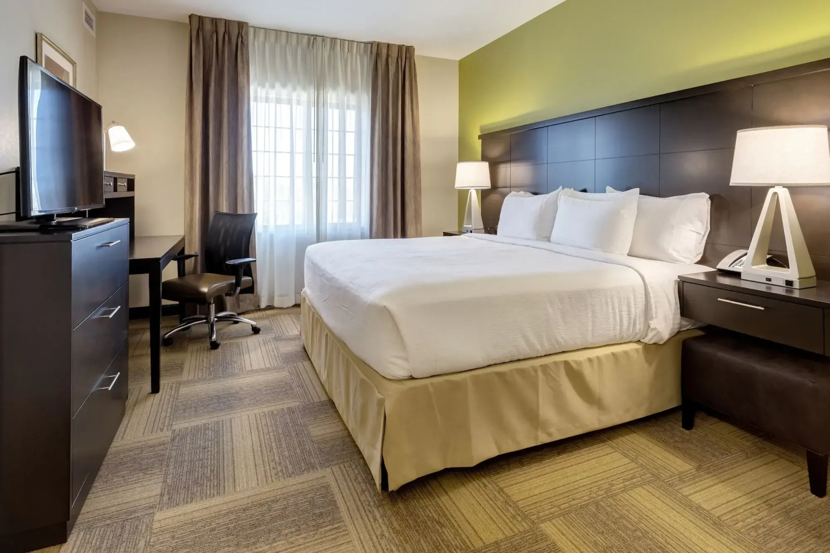 Staybridge Suites St Louis - Westport by IHG