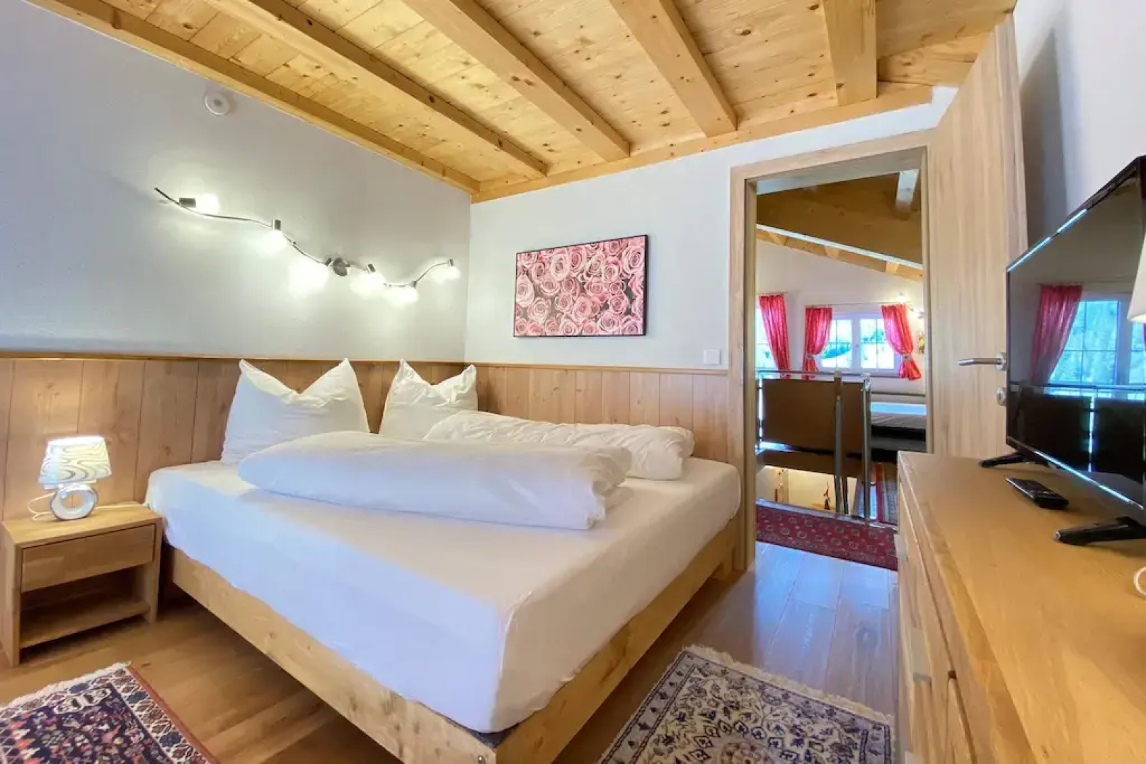 Chalet Salzburg, Dienten
