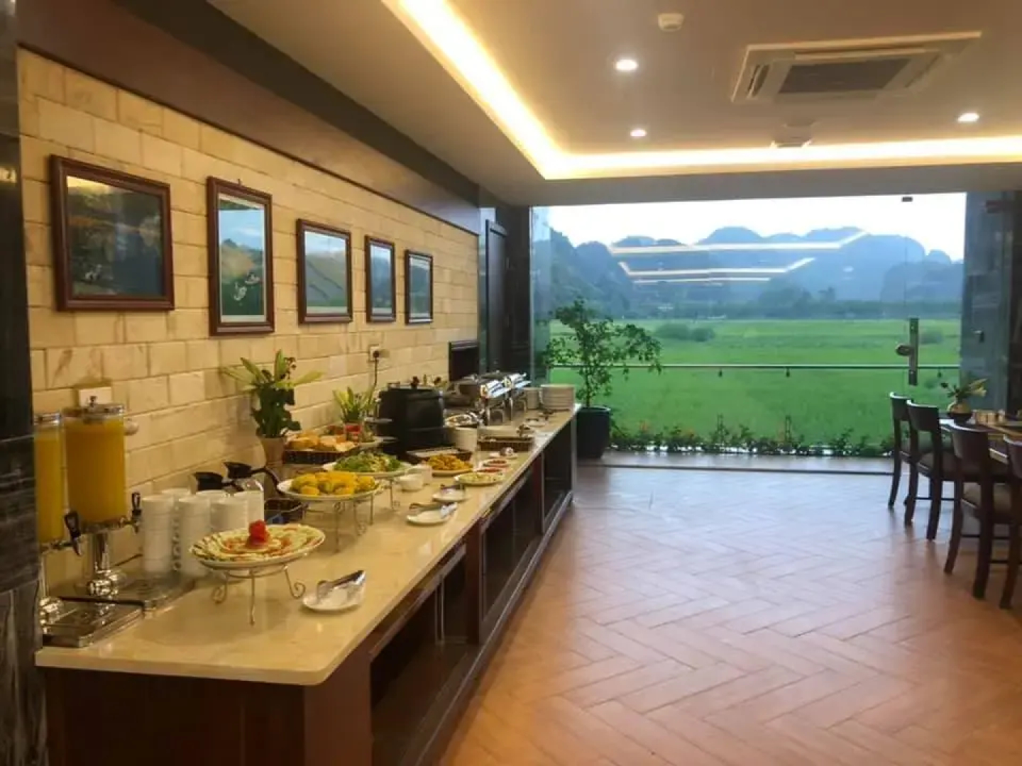 Liberty Hall Tam Coc Hotel & Villa