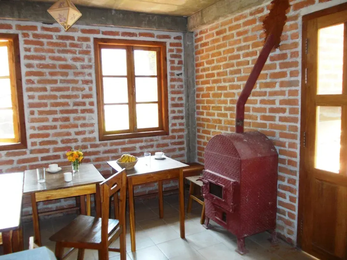 Thitaw Lay House B & B