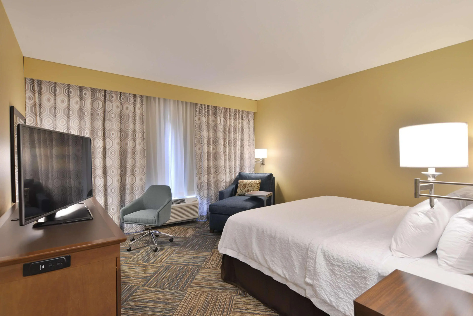 Hampton Inn & Suites Chippewa Falls