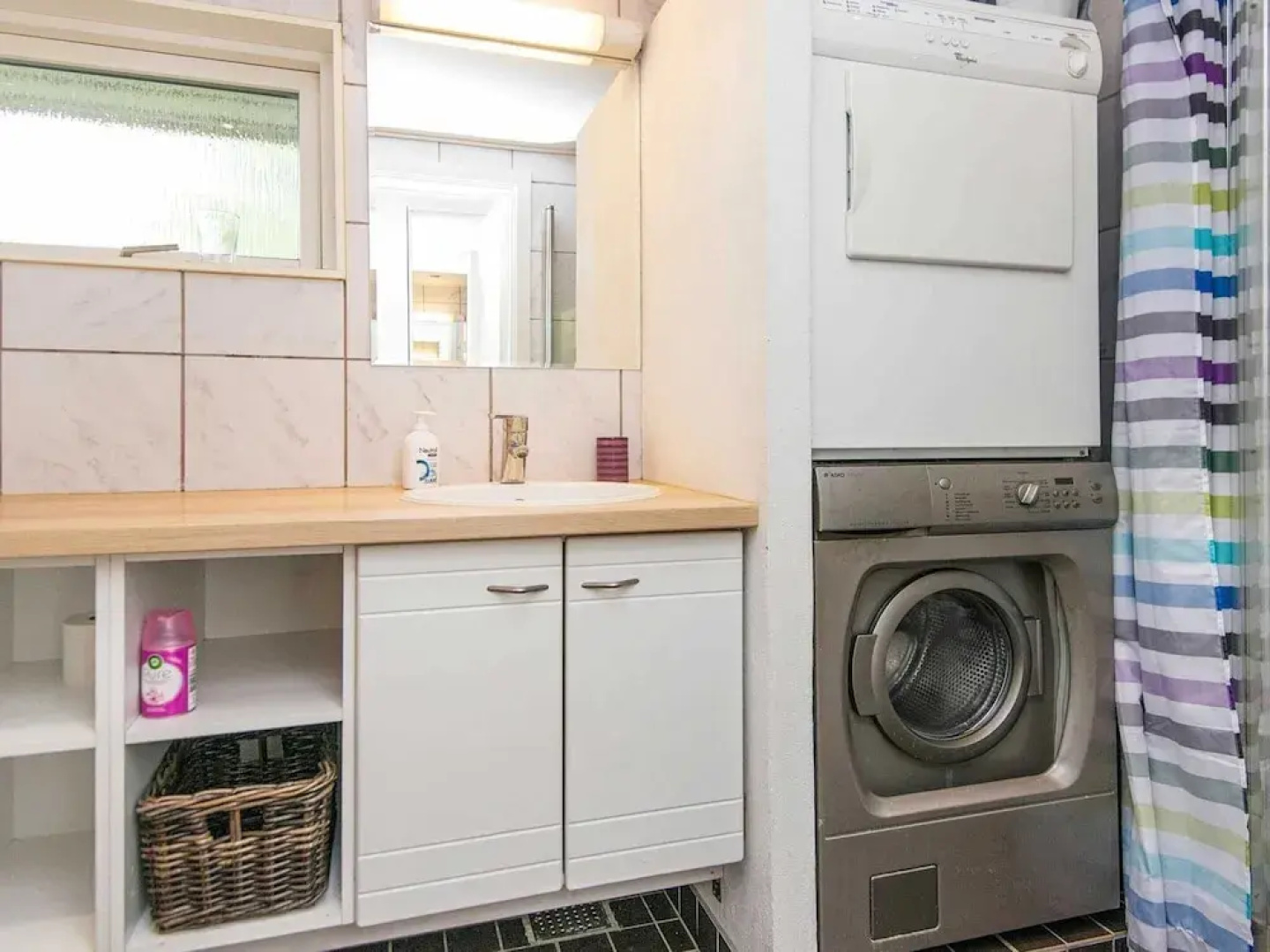 8 Person Holiday Home in Ega