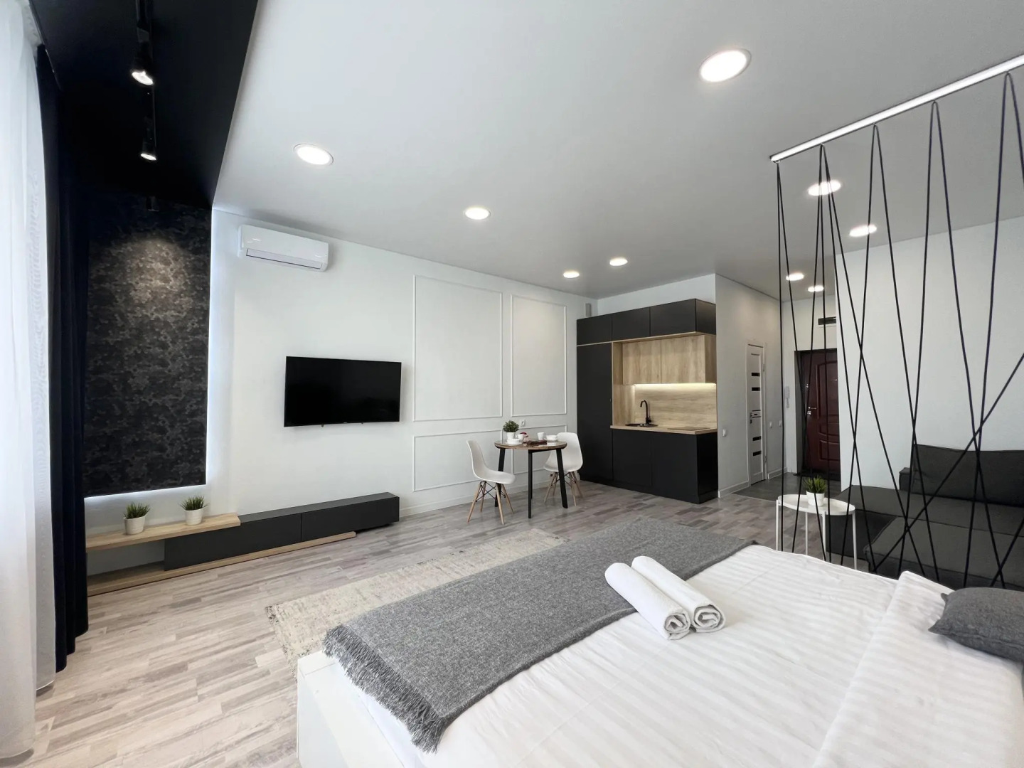 Live (Лайв) на улице Генерала Дюсенова 2/2