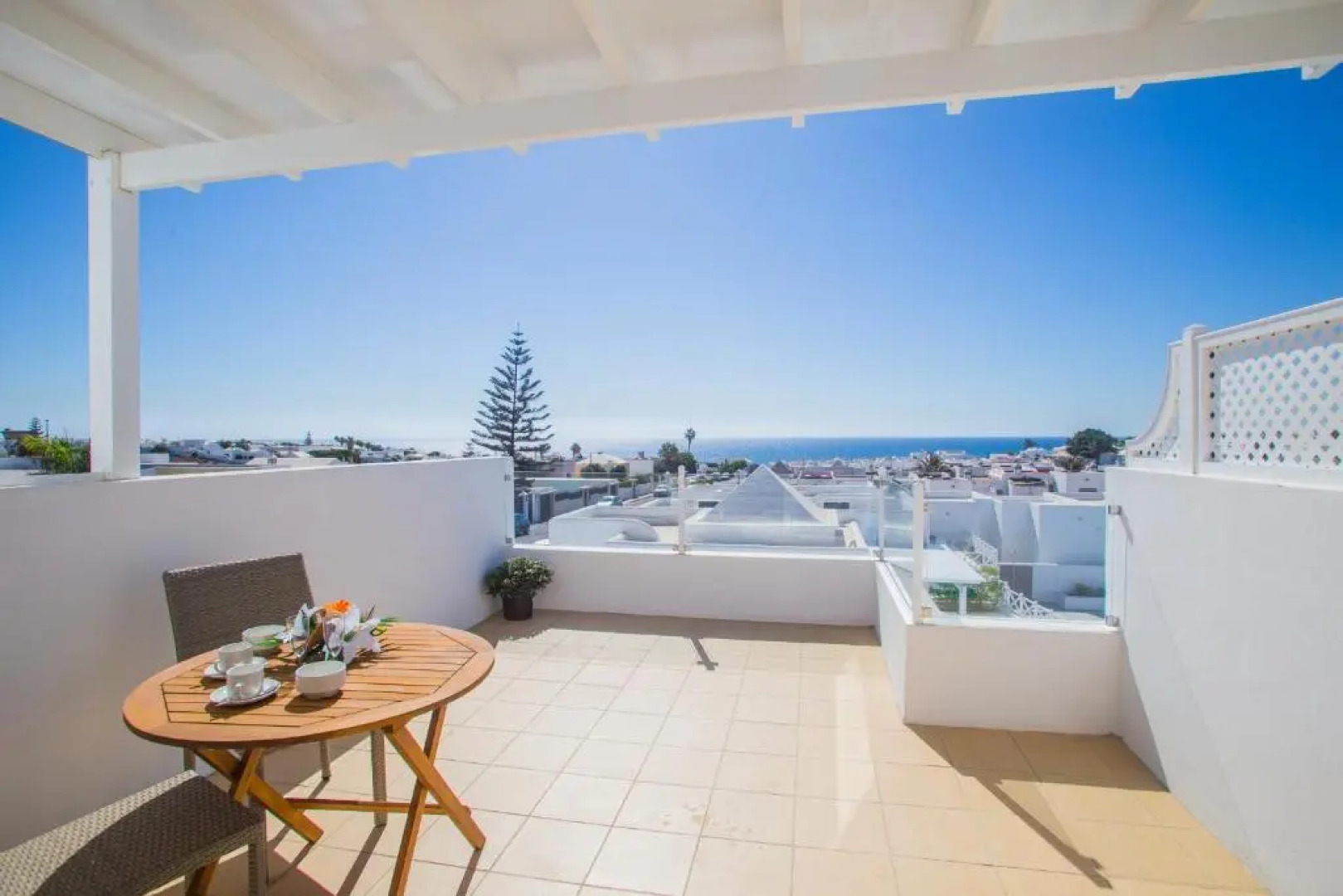 Flower Beach Suite 16