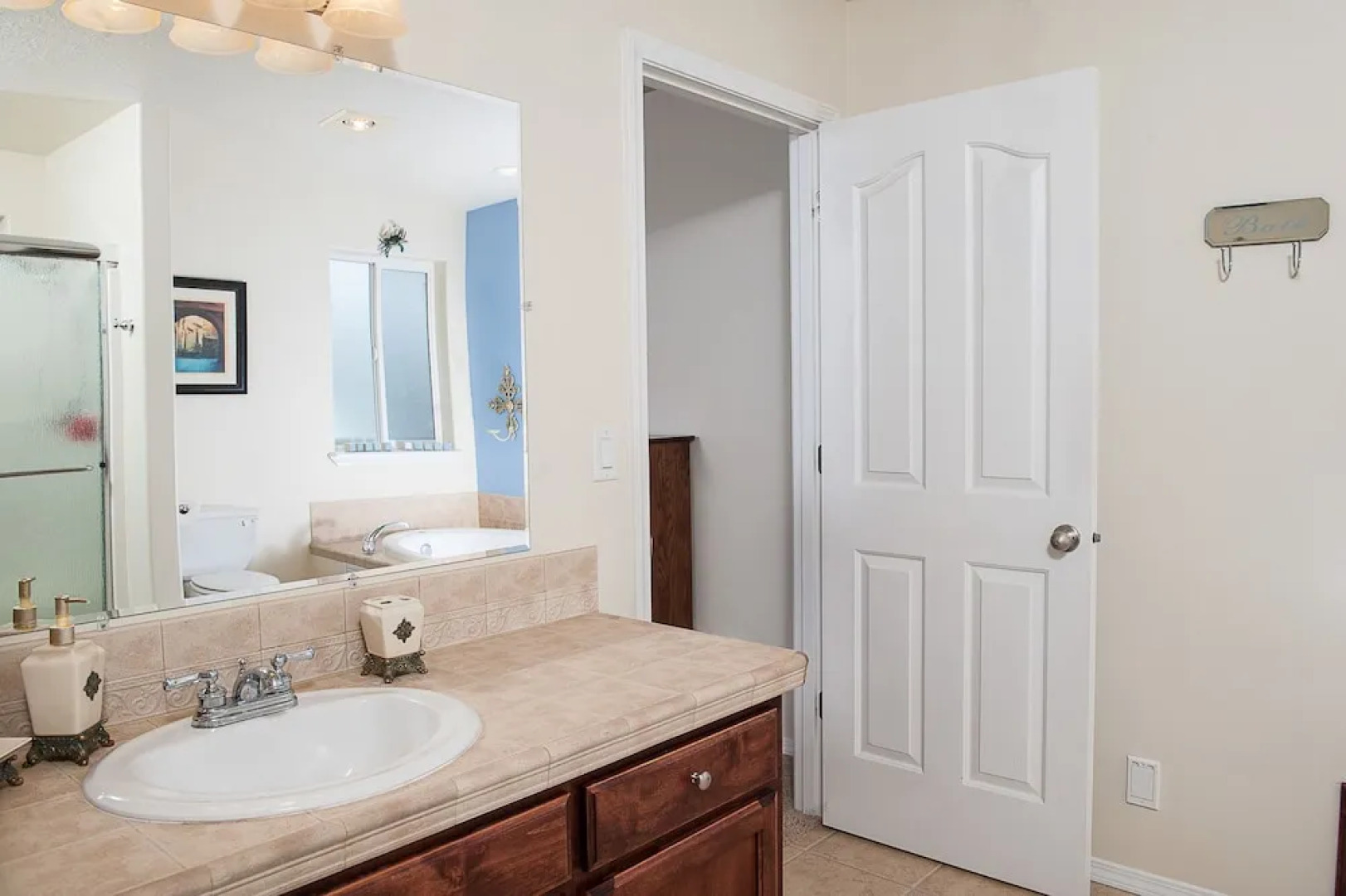 The Blue Crab 4 Br home by RedAwning