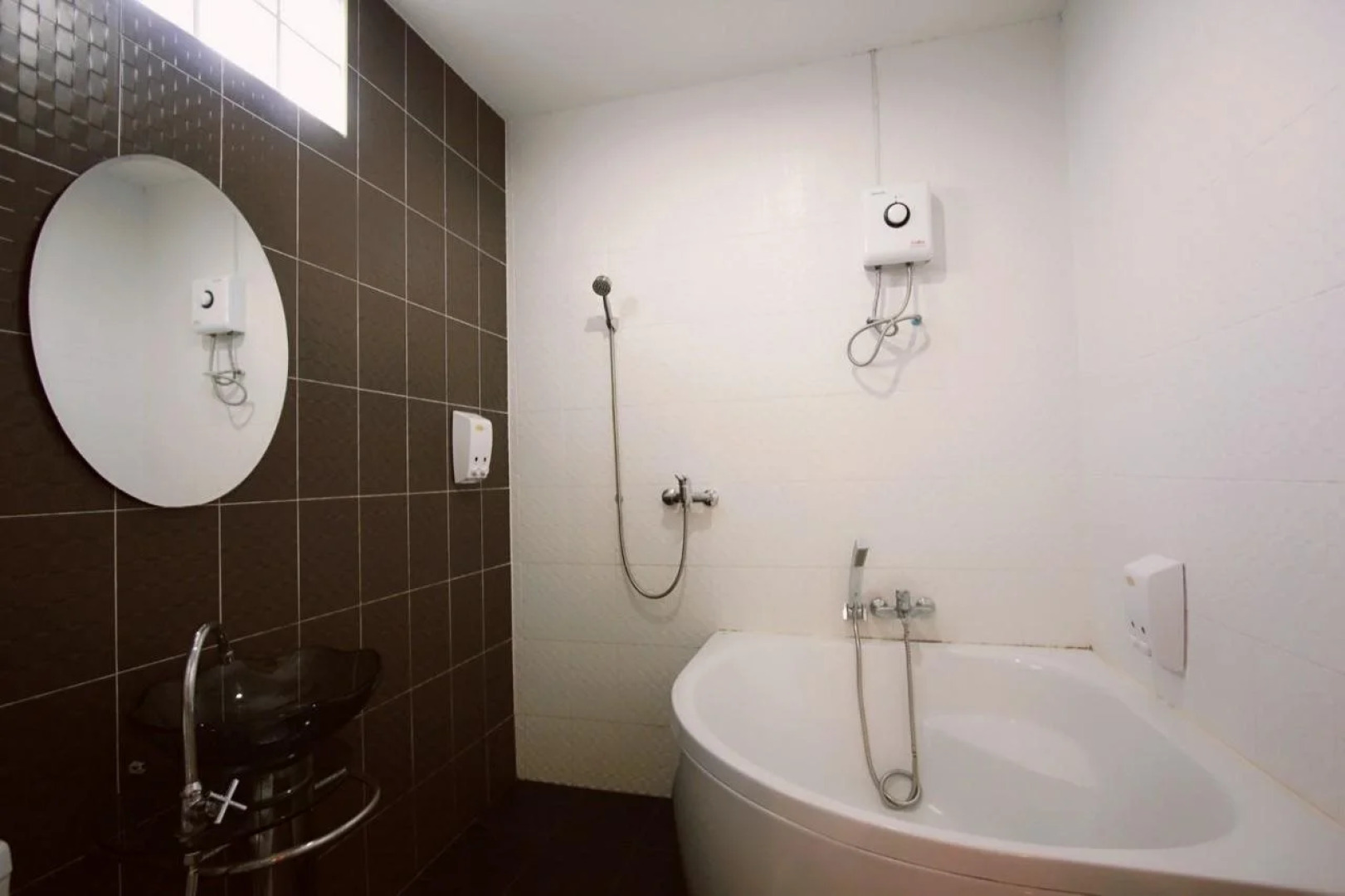 Topaas Resort And Swimmimg Pool