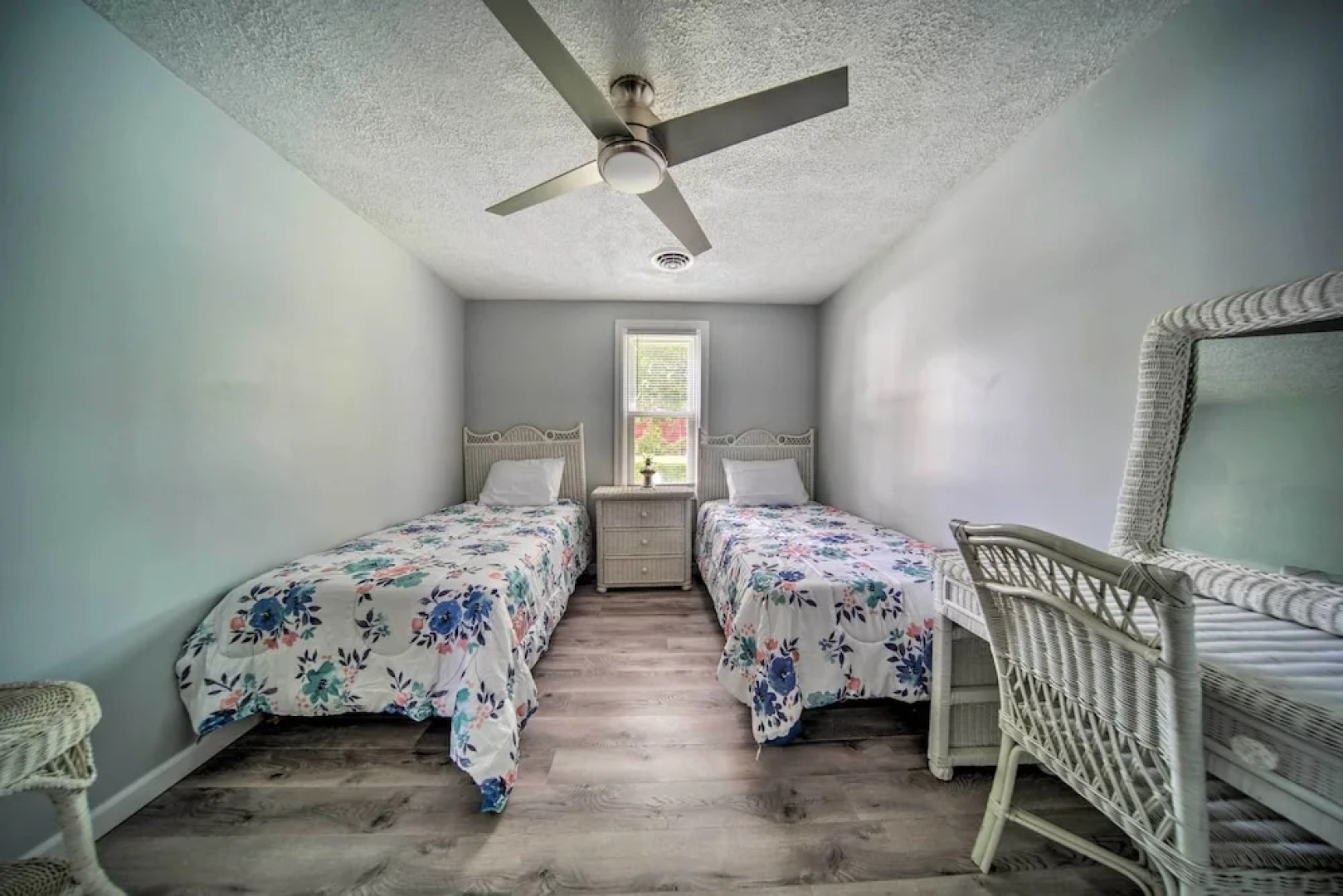 Spacious Geneva House < .5 Mi to The Strip!