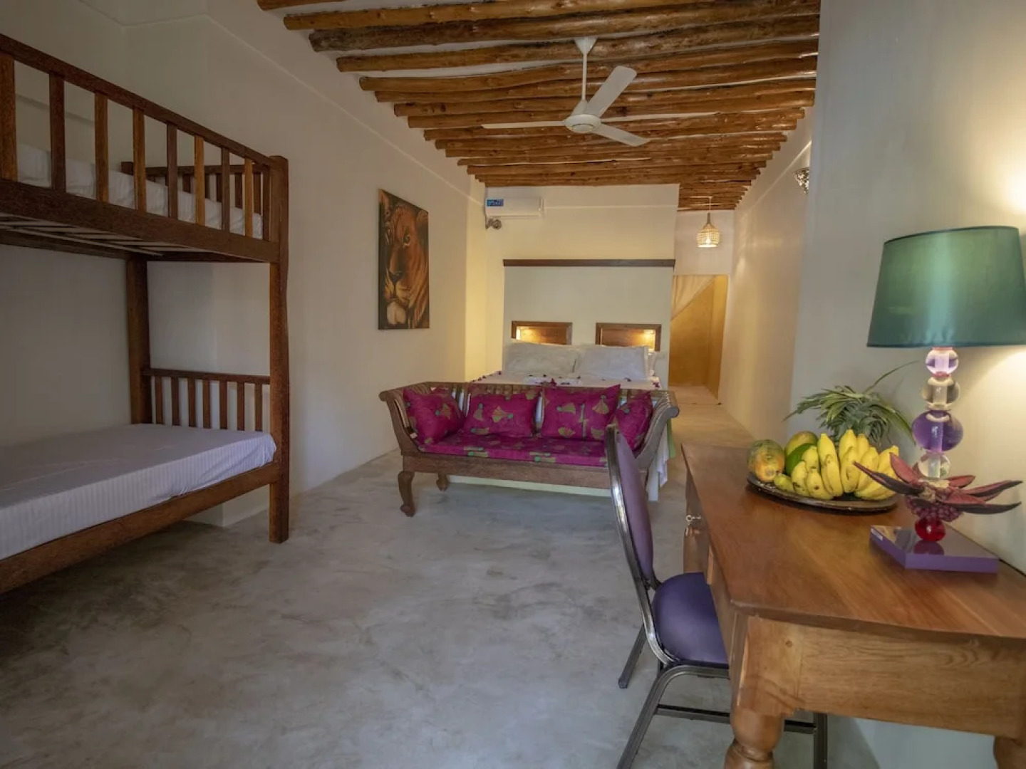 Tropical Boutique Hotel & Resto