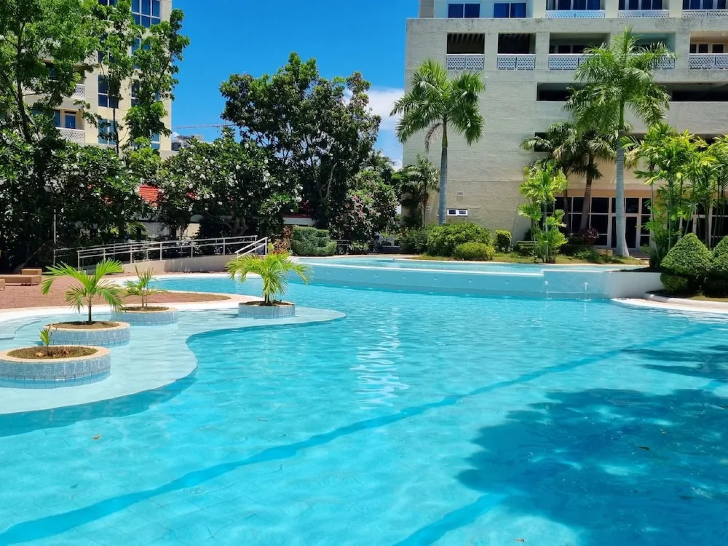 La Mirada Residences