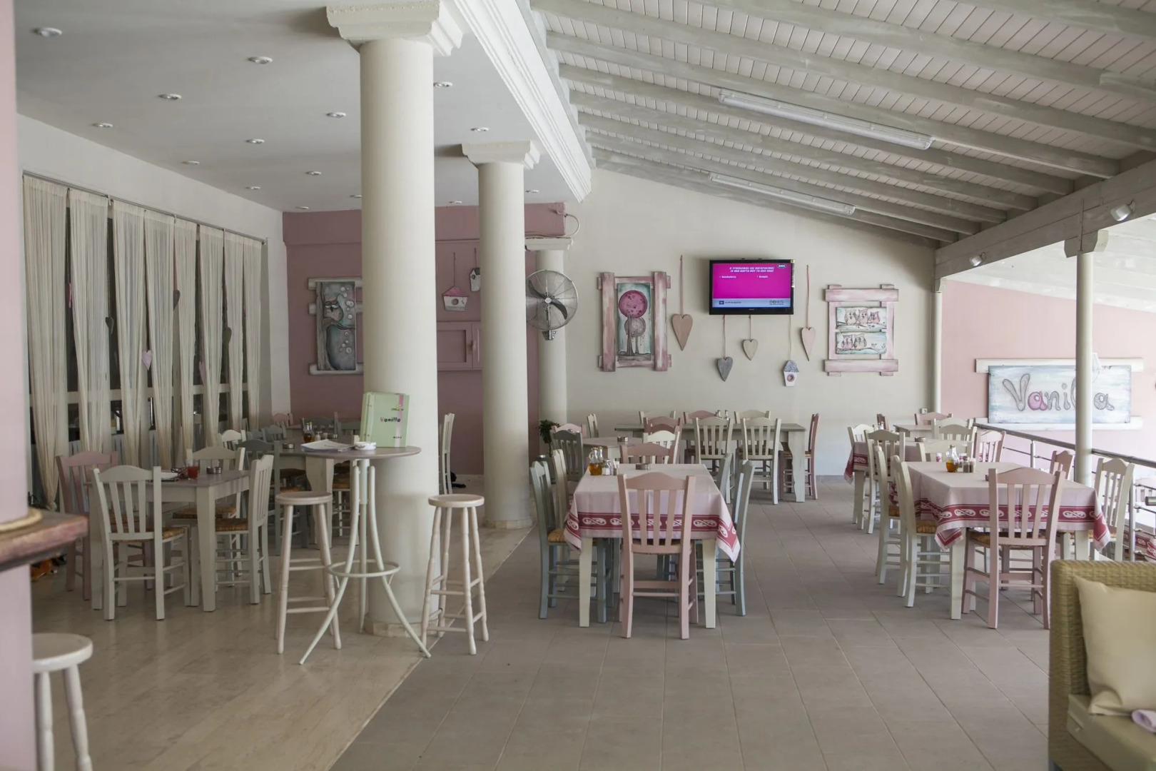 Hotel Loukas Vrachos