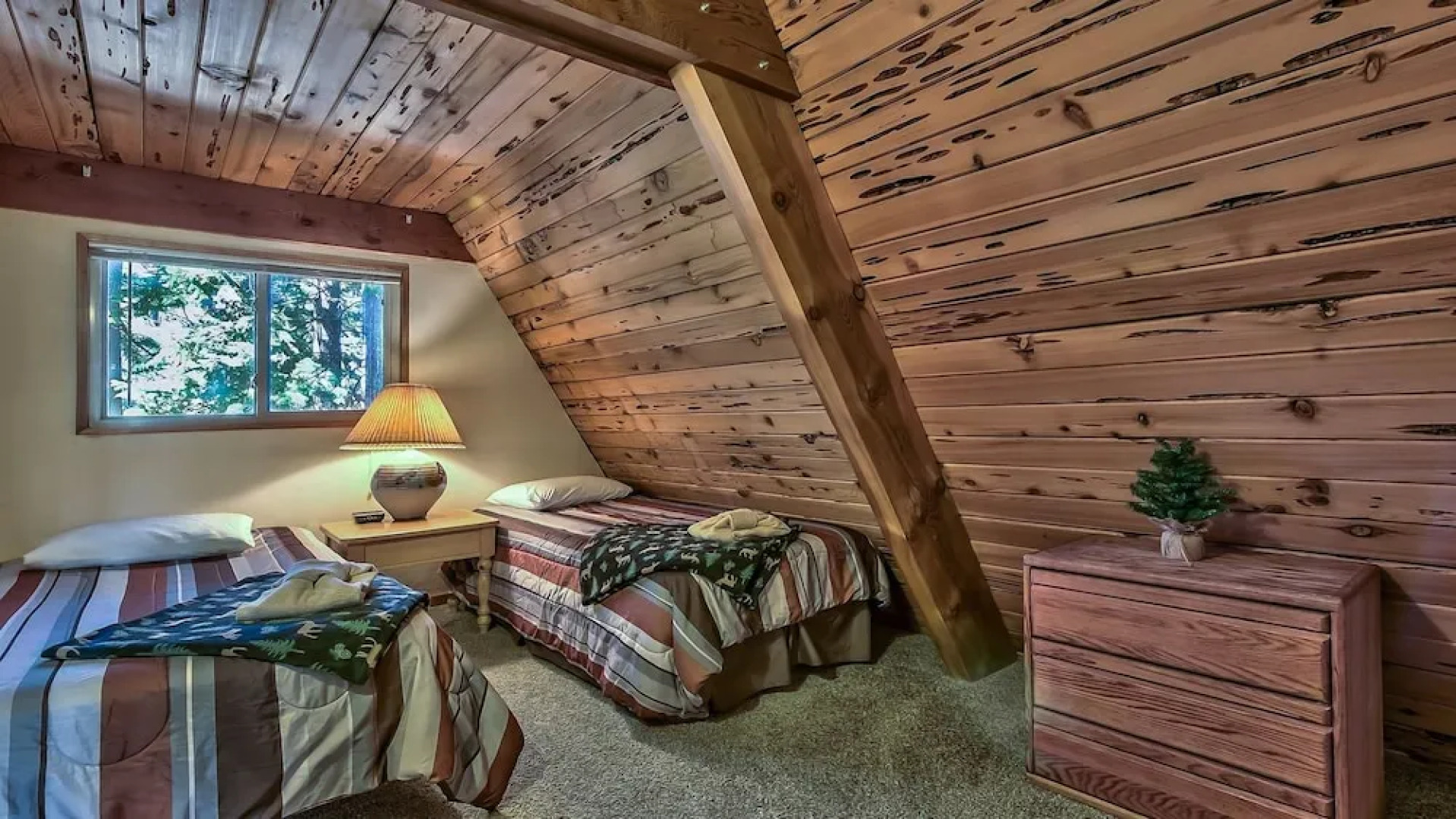 Mewuk Mountain Lodge by RedAwning